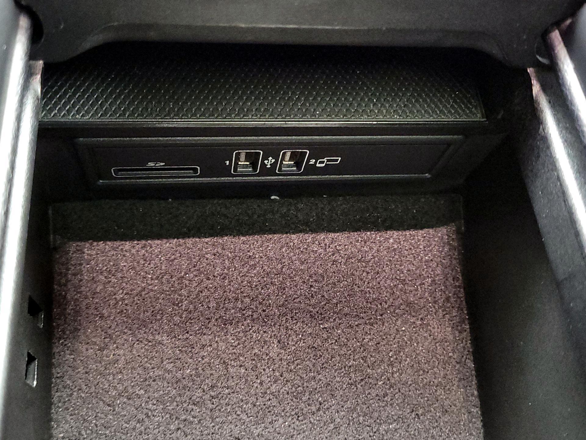 Thumbnail: 2019 Mercedes-Benz C-Class - 18