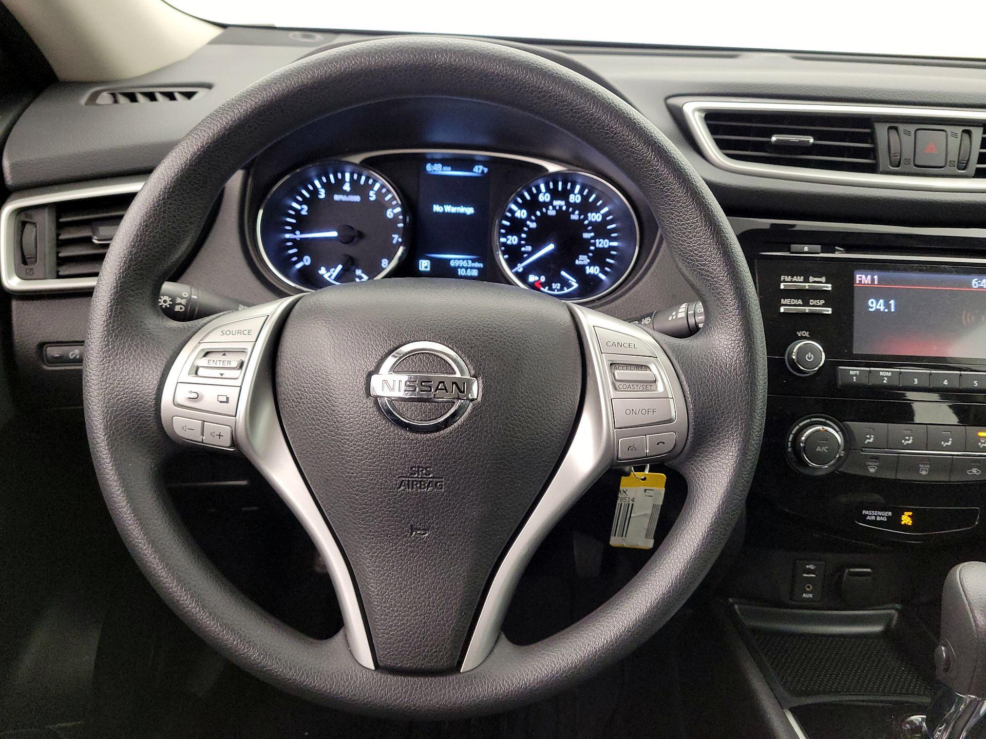 Thumbnail: 2016 Nissan Rogue - 10