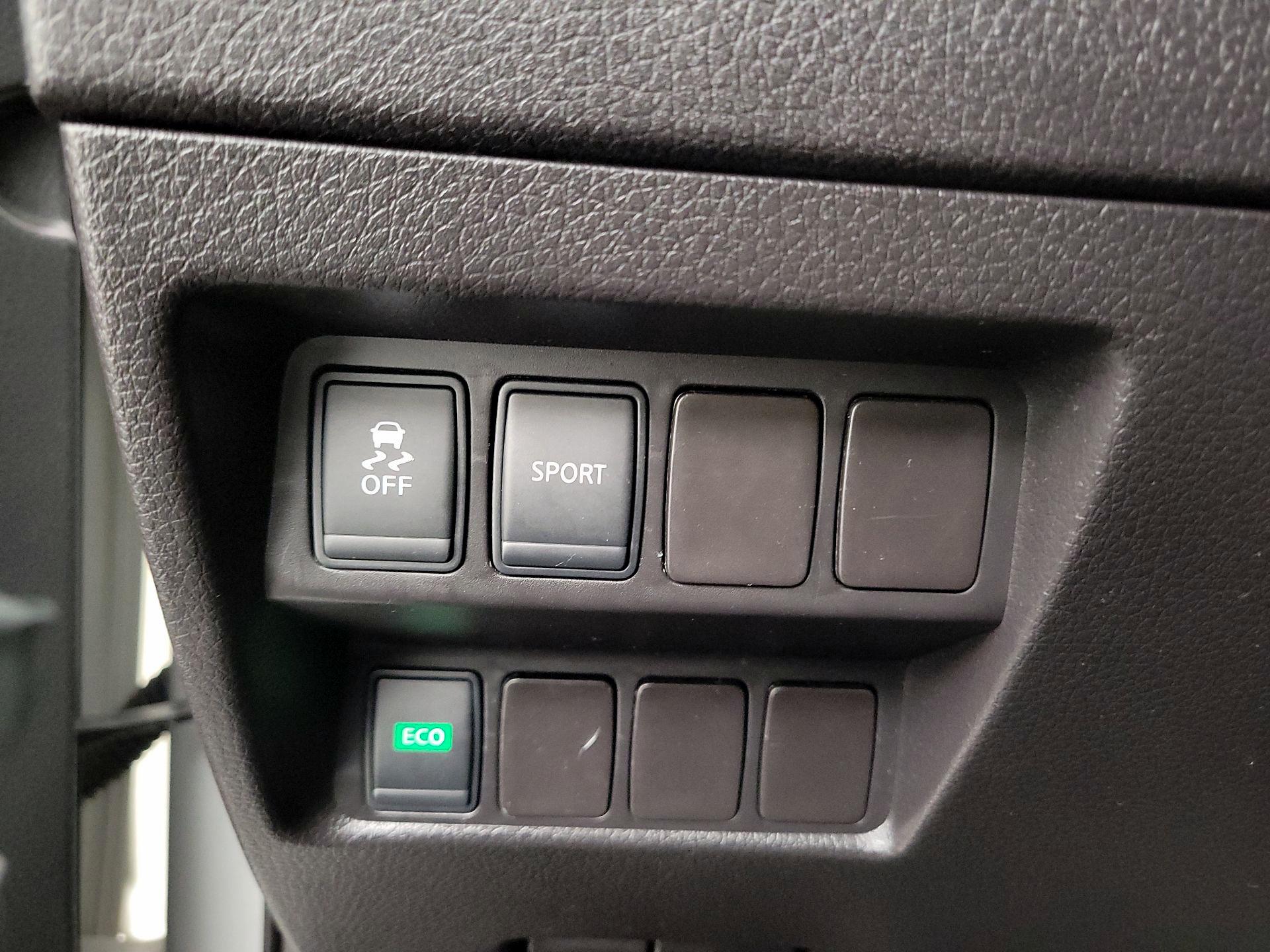 Thumbnail: 2016 Nissan Rogue - 13