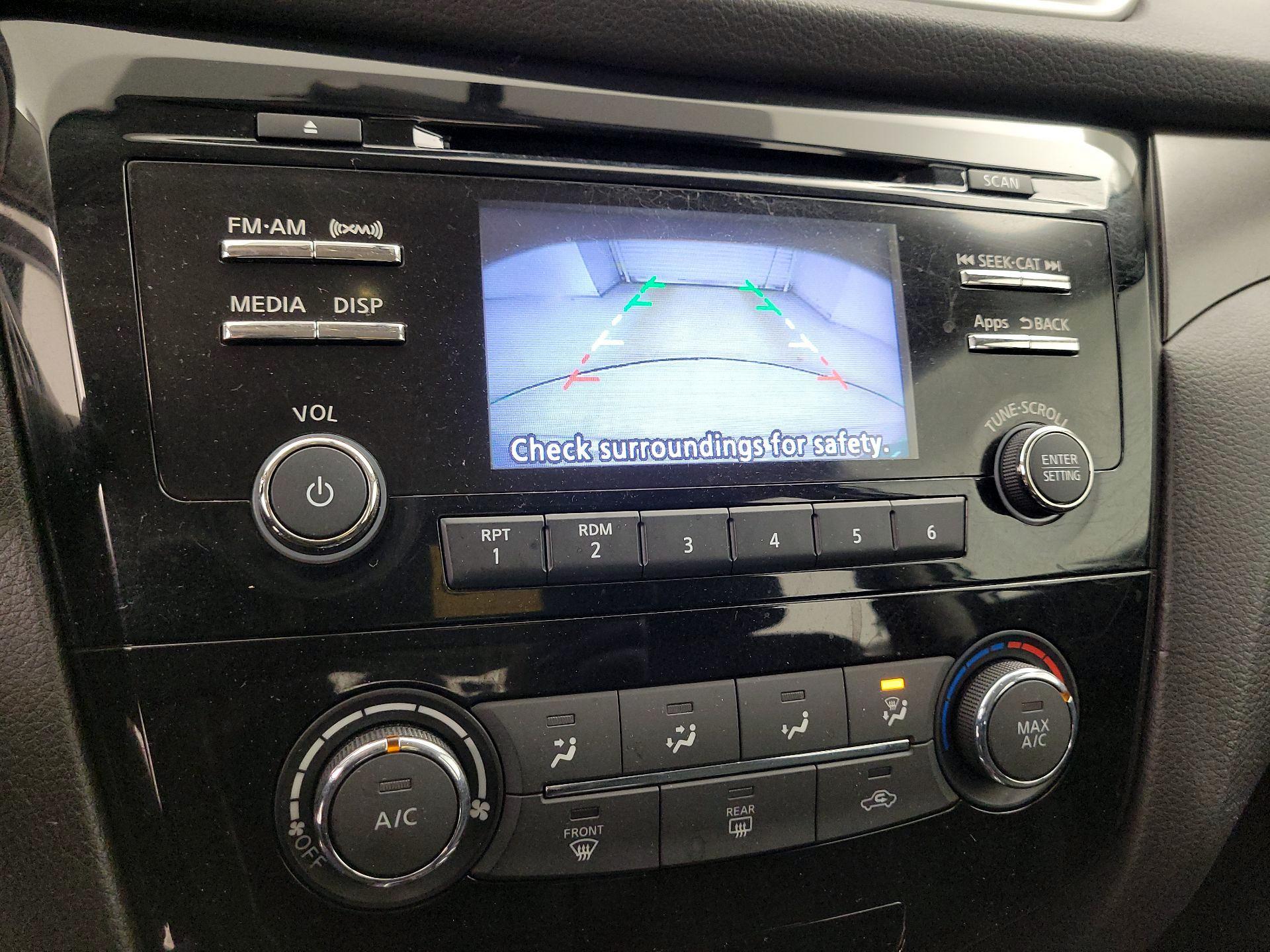 Thumbnail: 2016 Nissan Rogue - 14