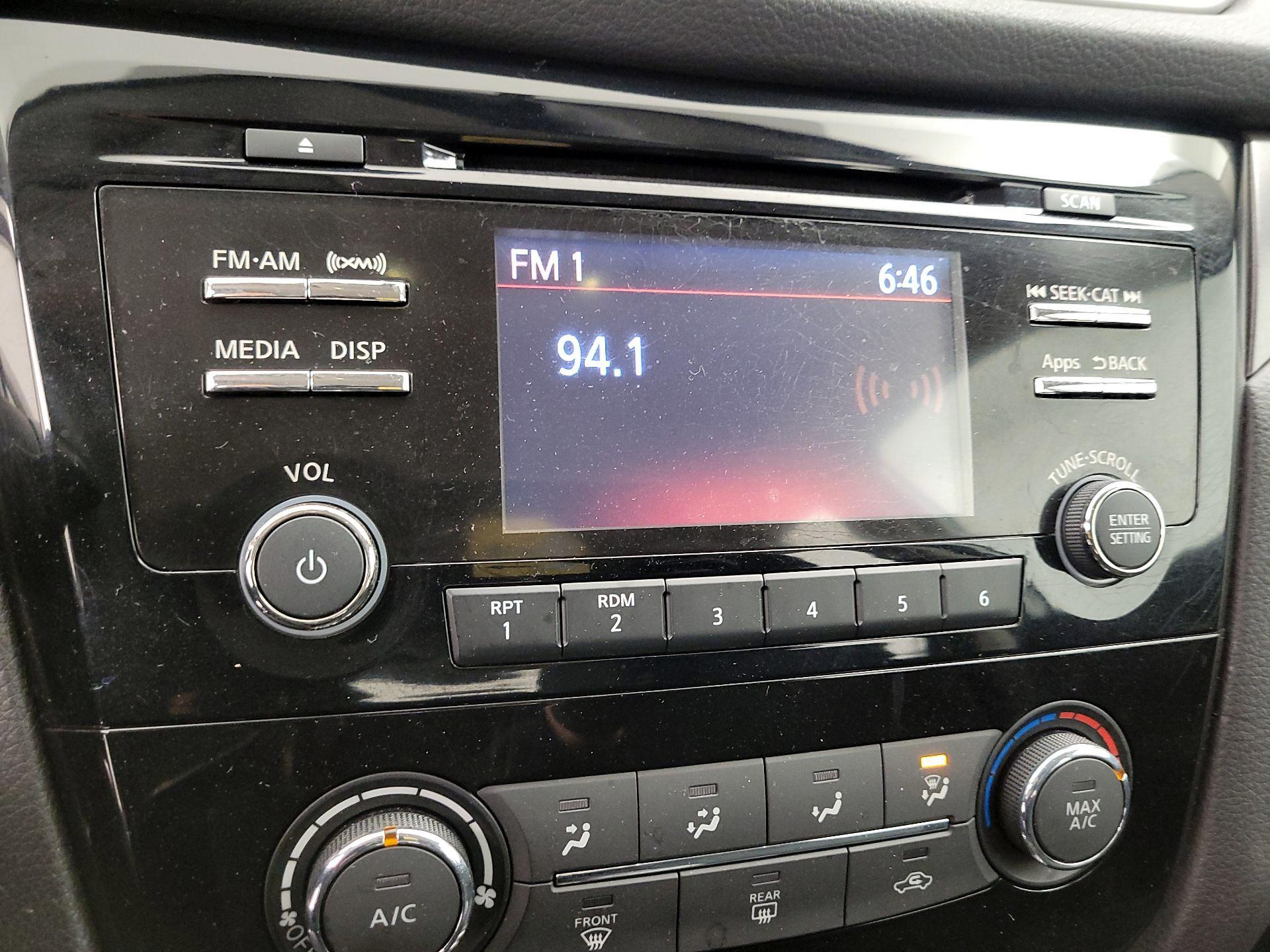 Thumbnail: 2016 Nissan Rogue - 15