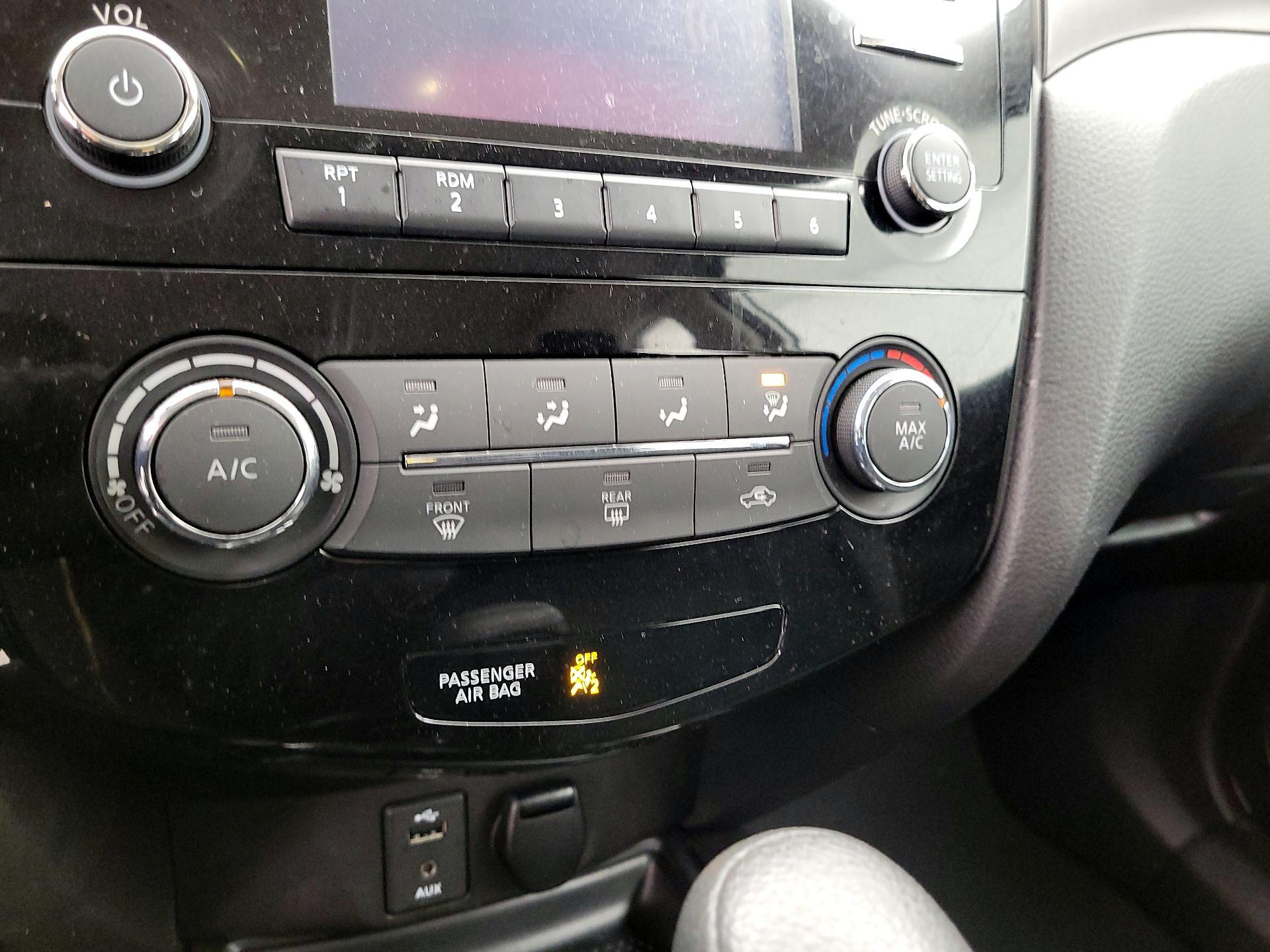 Thumbnail: 2016 Nissan Rogue - 16