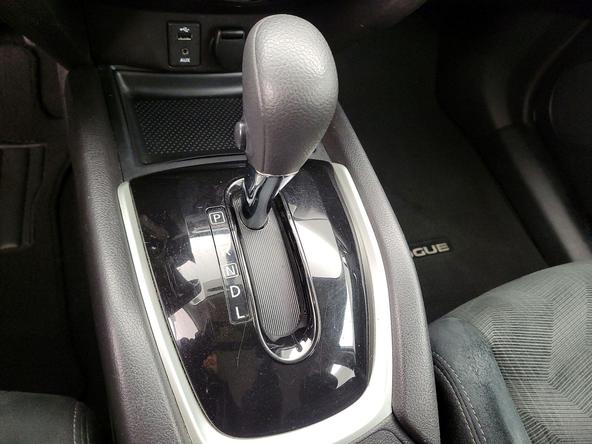 Thumbnail: 2016 Nissan Rogue - 17