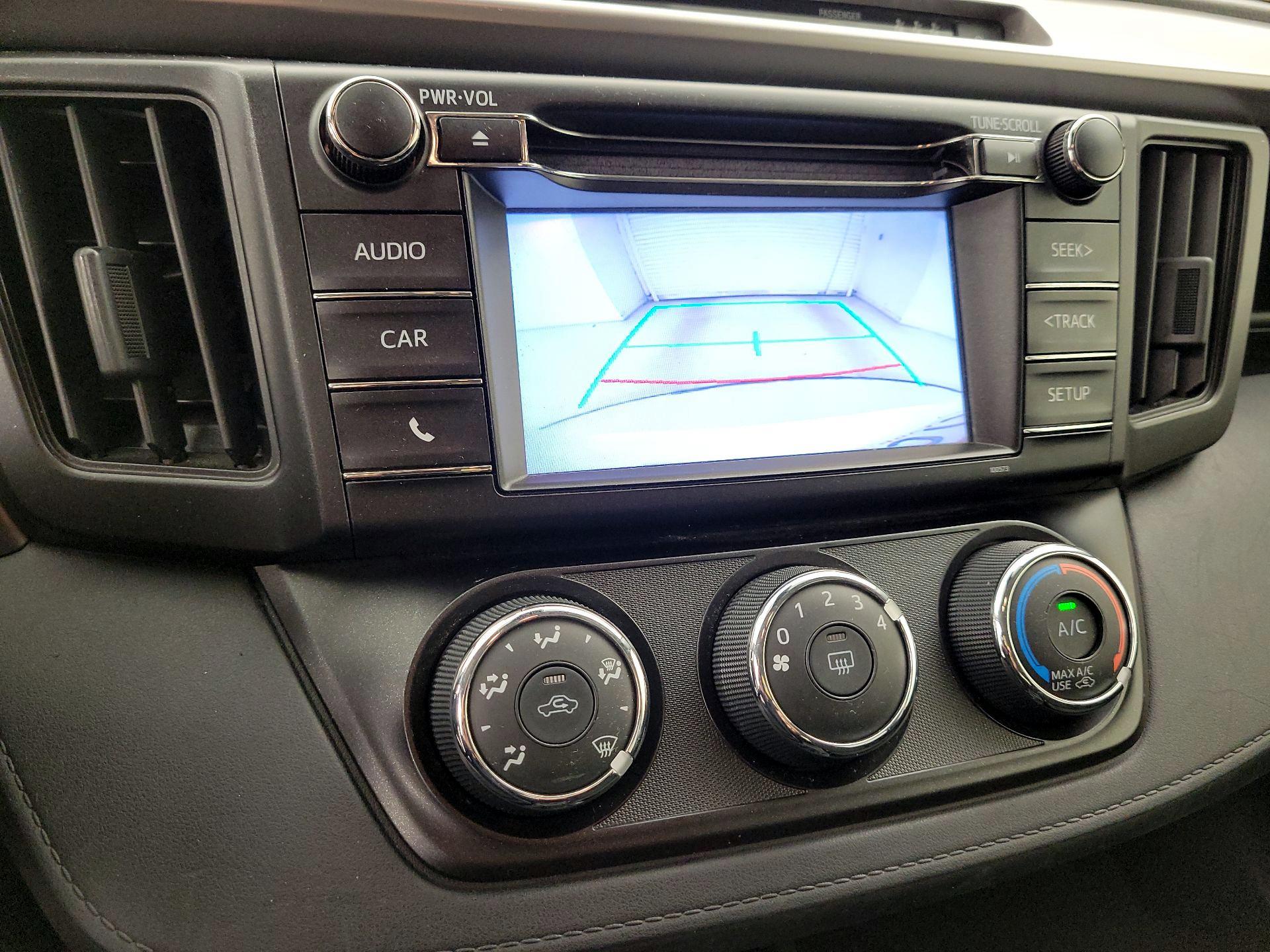 Thumbnail: 2018 Toyota RAV4 - 14