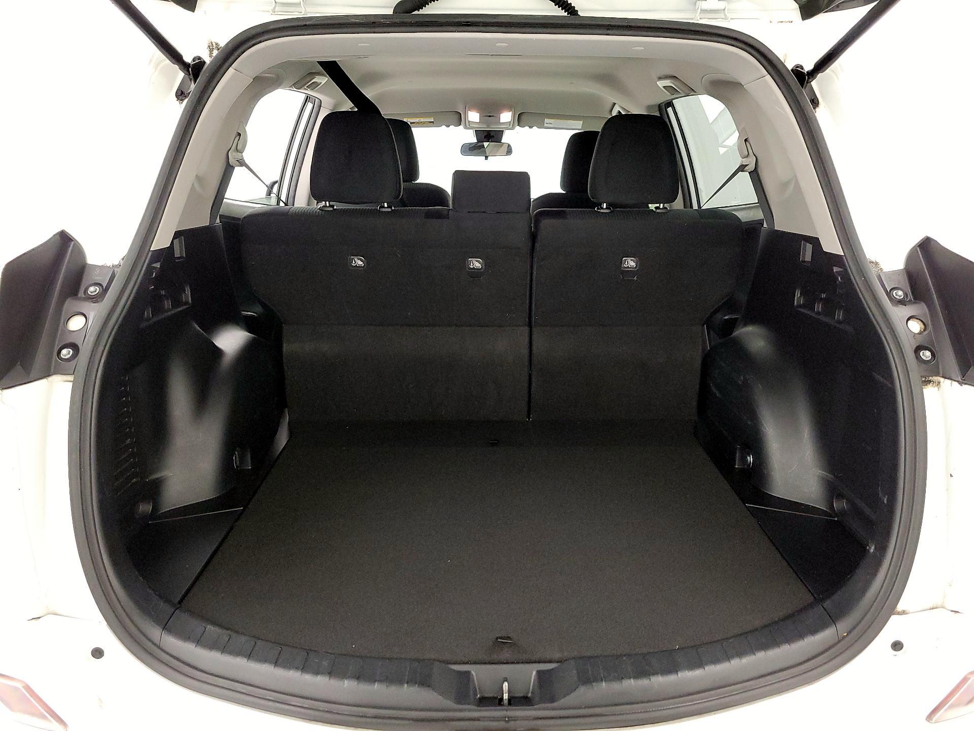 Thumbnail: 2018 Toyota RAV4 - 20