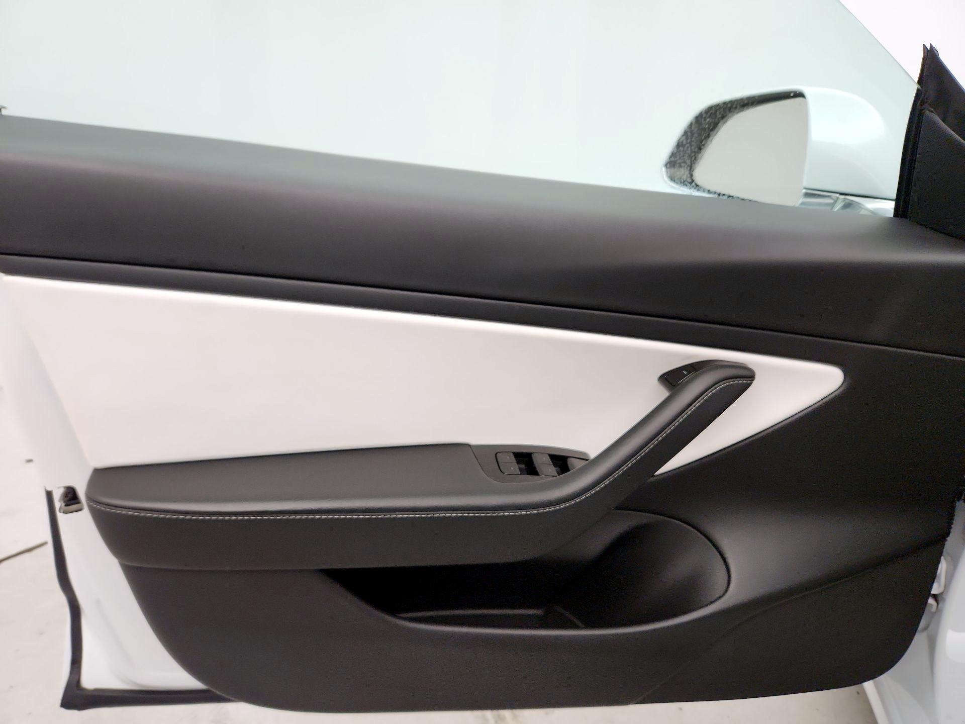 Thumbnail: 2020 Tesla Model 3 - 12