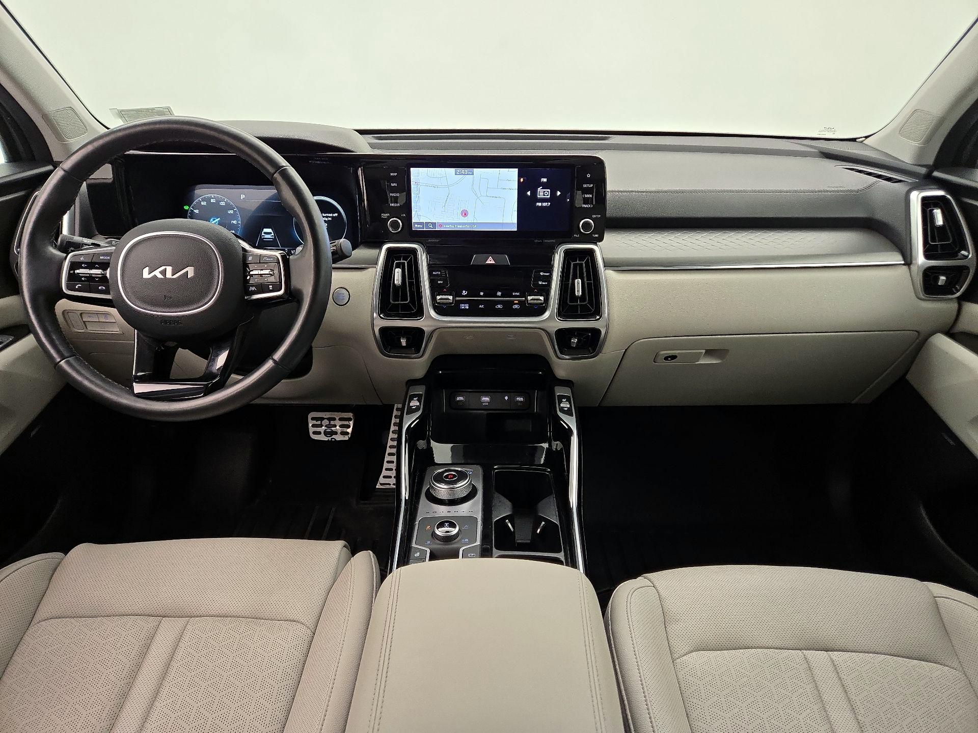 Thumbnail: 2023 Kia Sorento - 9