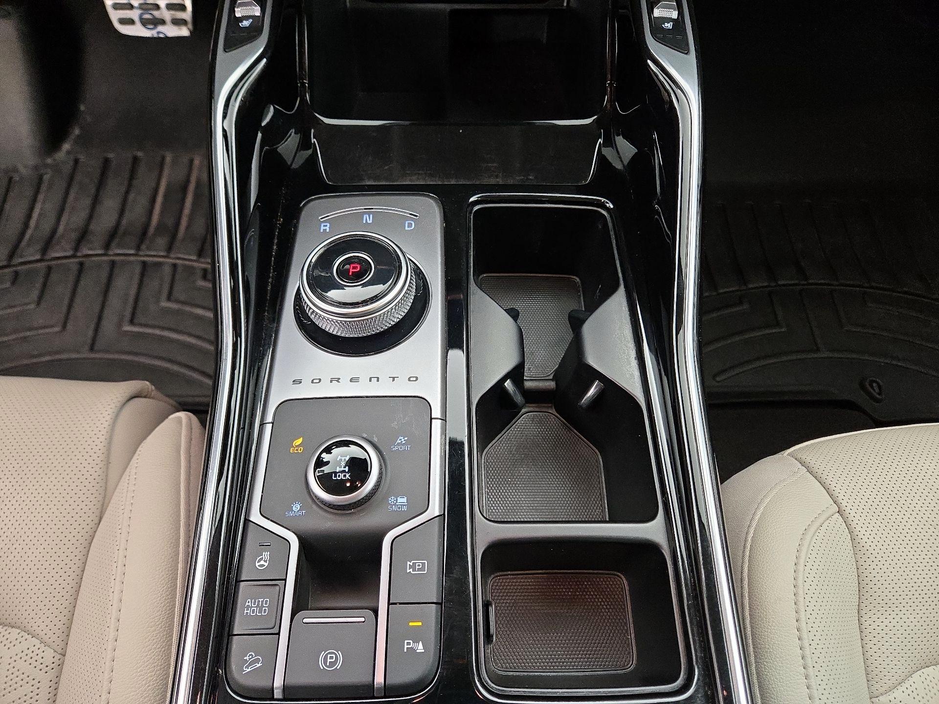 Thumbnail: 2023 Kia Sorento - 18