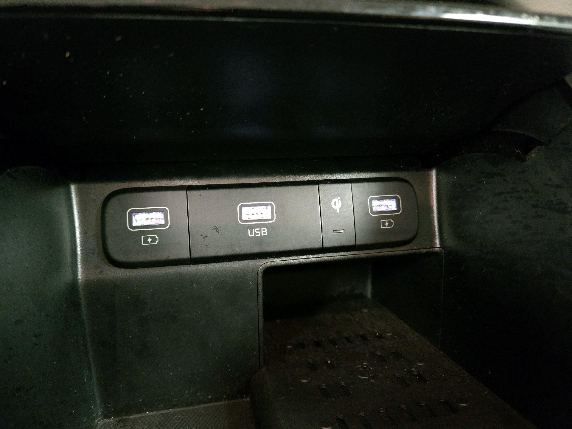 Thumbnail: 2023 Kia Sorento - 19