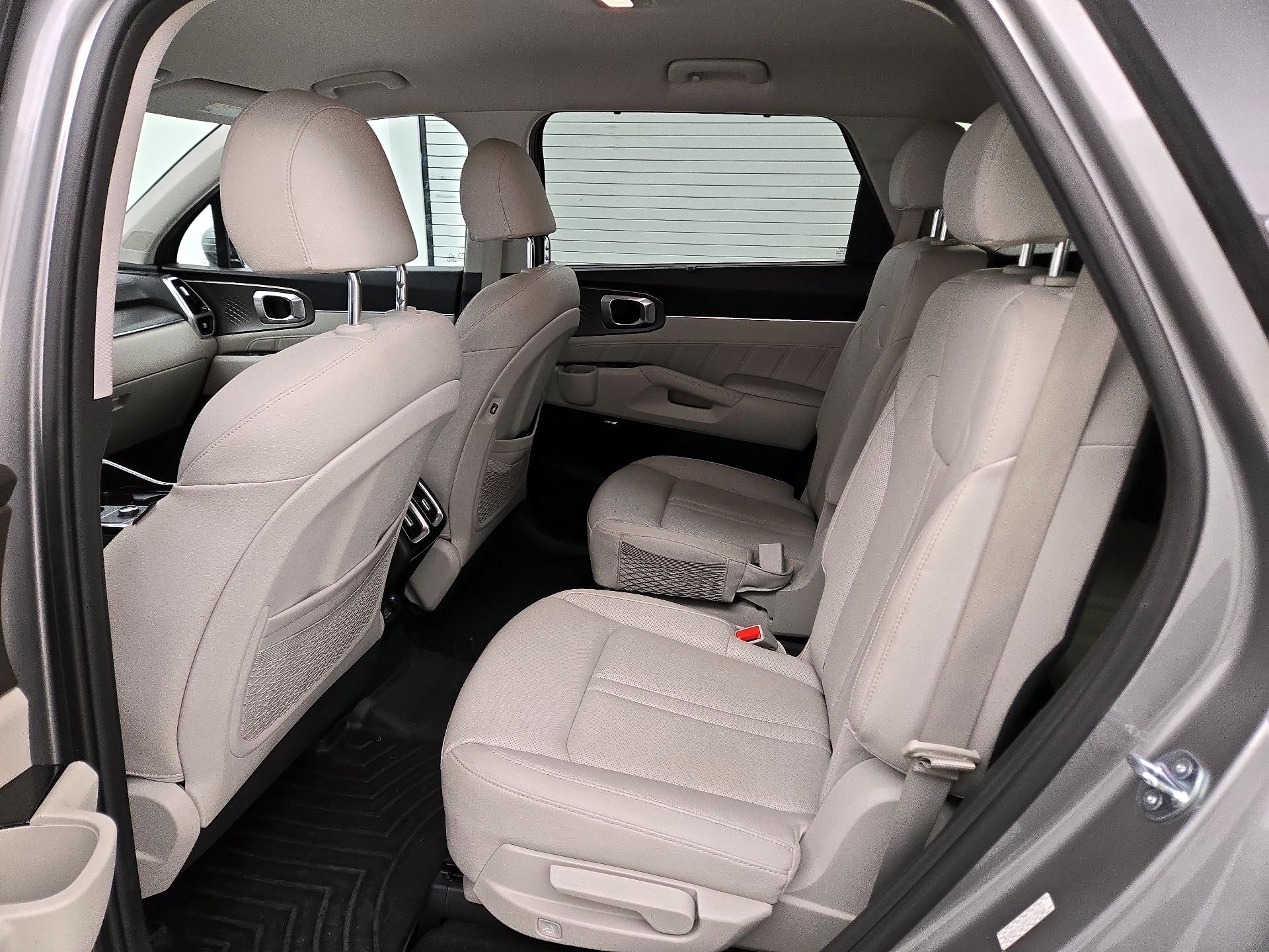 Thumbnail: 2023 Kia Sorento - 20