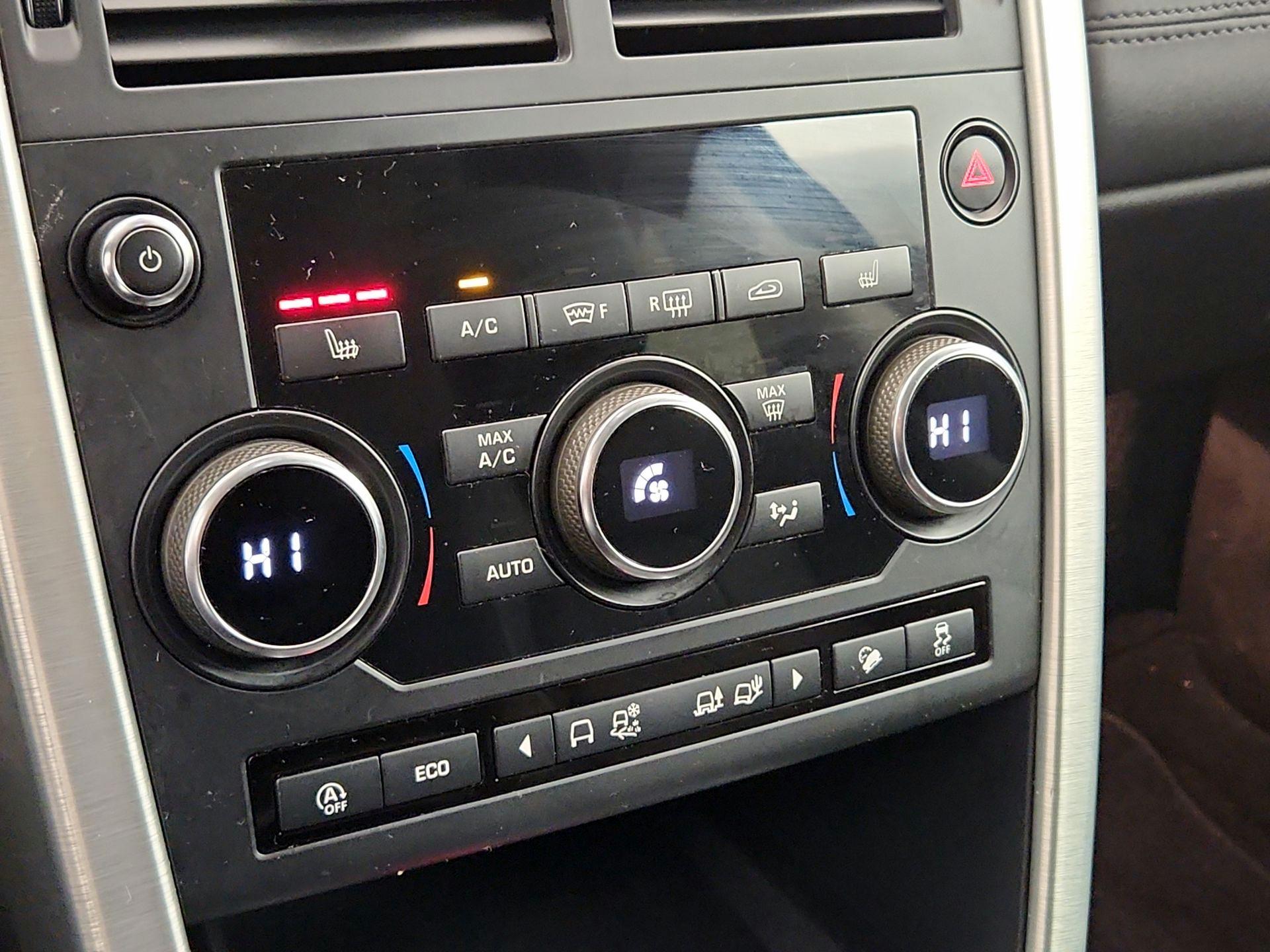 Thumbnail: 2018 Land Rover Discovery Sport - 17