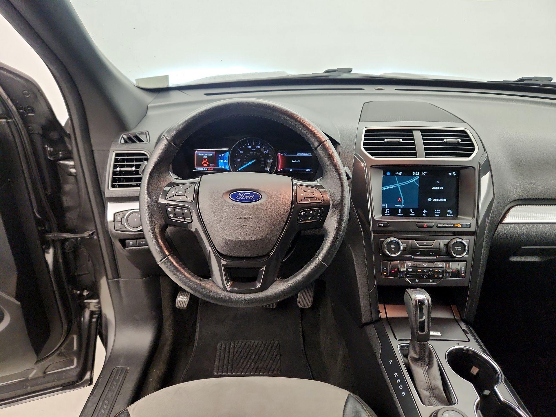 Thumbnail: 2017 Ford Explorer - 10