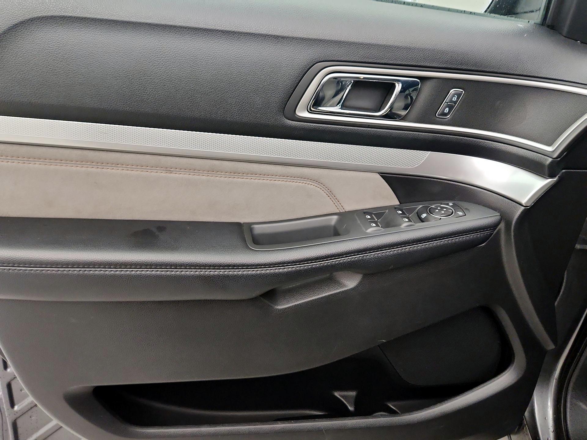 Thumbnail: 2017 Ford Explorer - 12