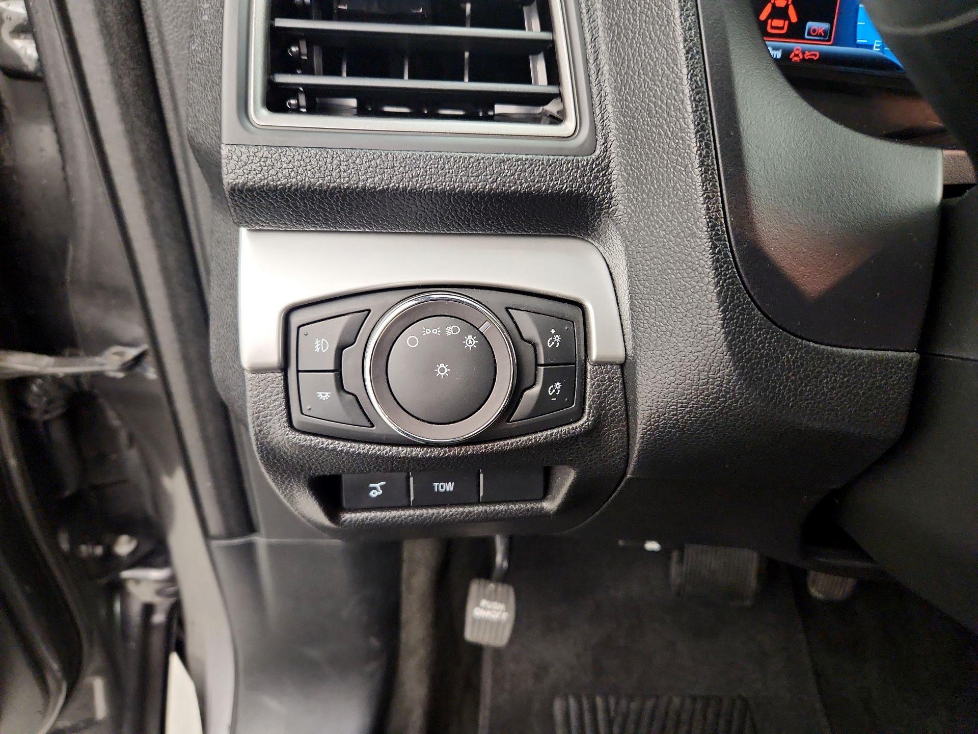 Thumbnail: 2017 Ford Explorer - 13