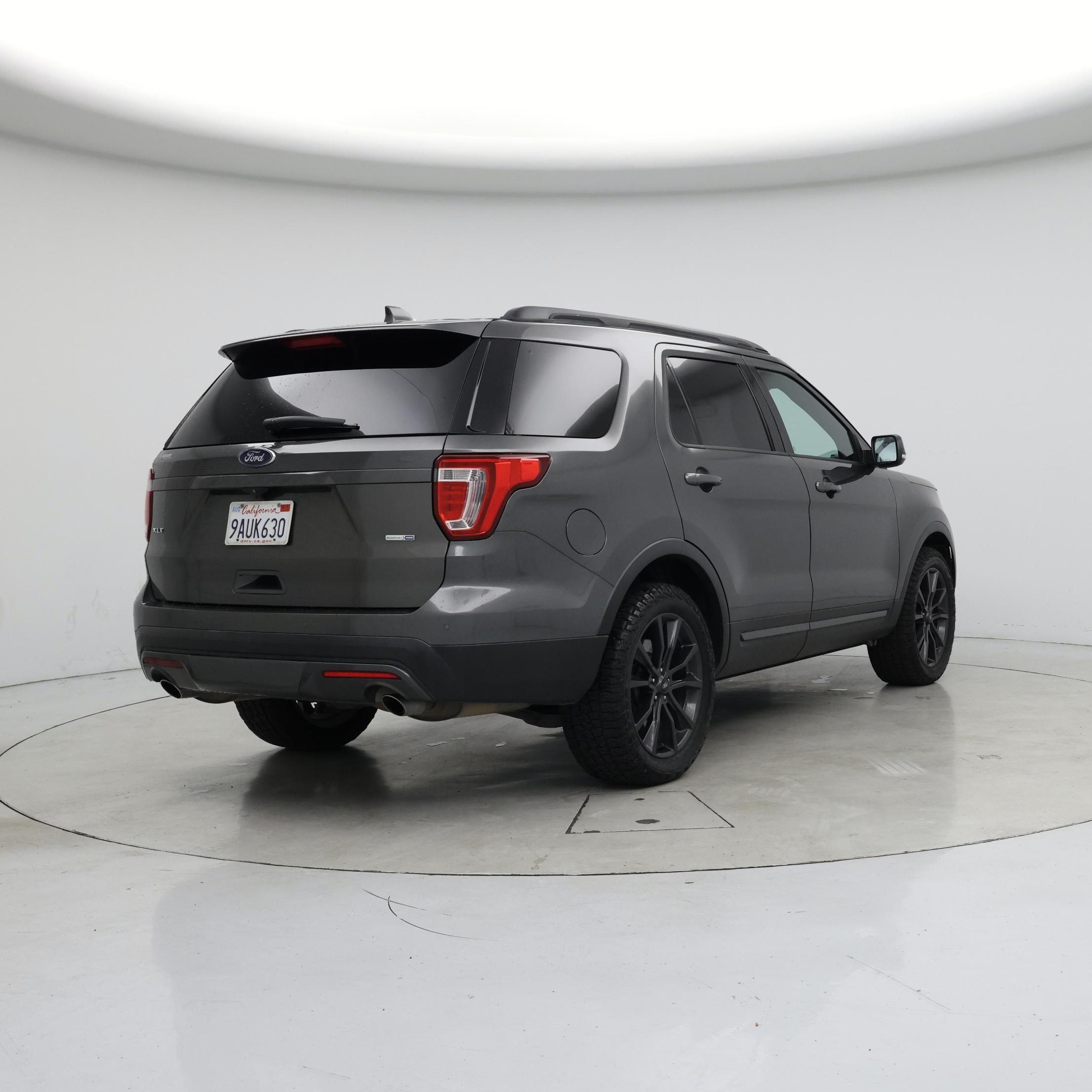 Thumbnail: 2017 Ford Explorer - 8