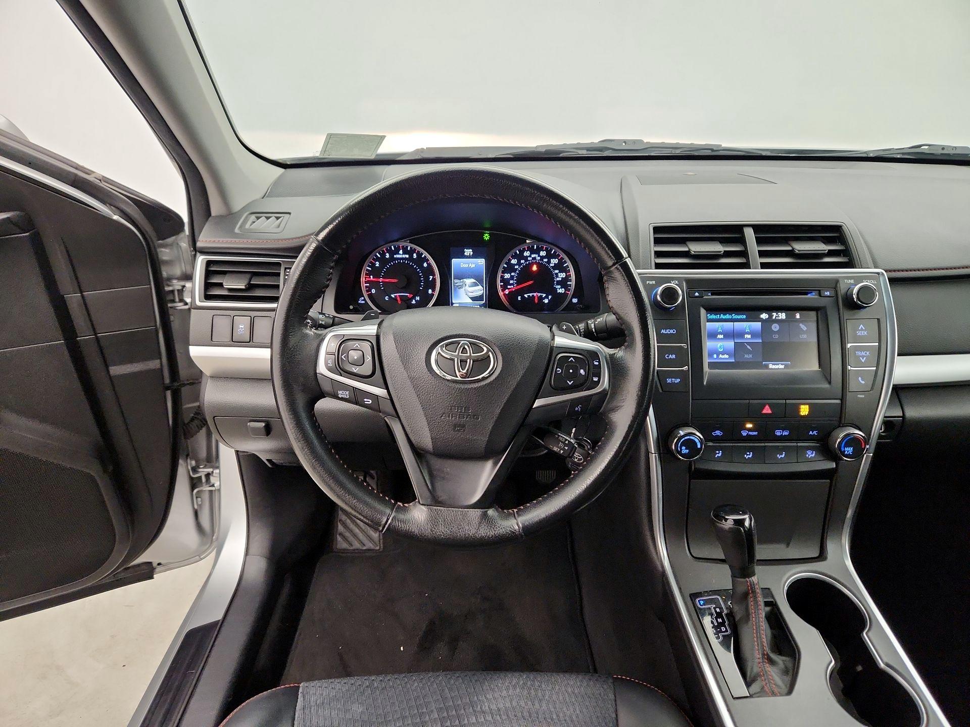 Thumbnail: 2015 Toyota Camry - 10