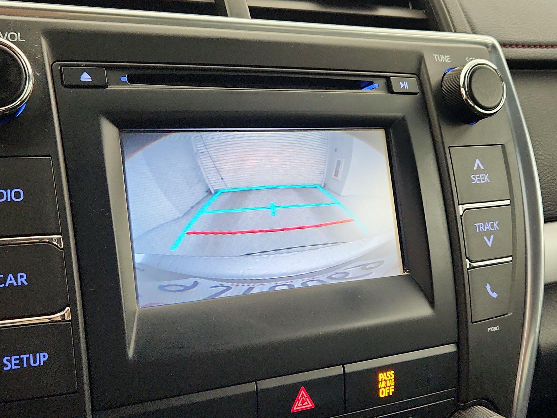 Thumbnail: 2015 Toyota Camry - 14