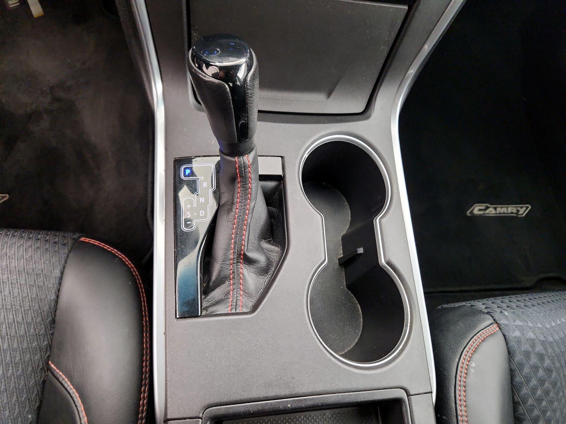 Thumbnail: 2015 Toyota Camry - 17