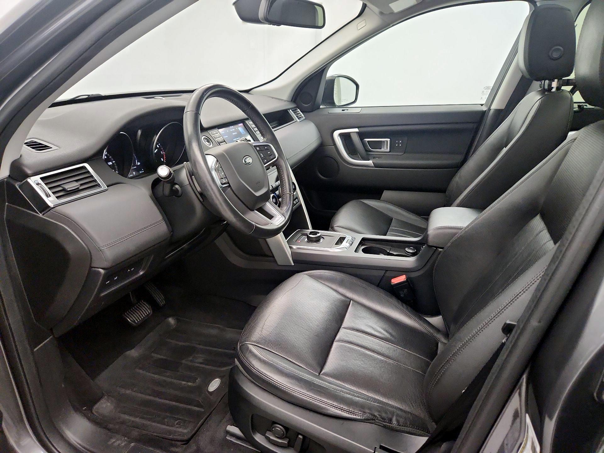 Thumbnail: 2019 Land Rover Discovery Sport - 11