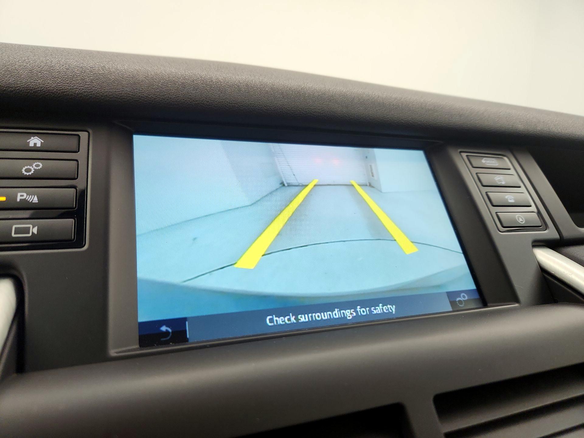 Thumbnail: 2019 Land Rover Discovery Sport - 14