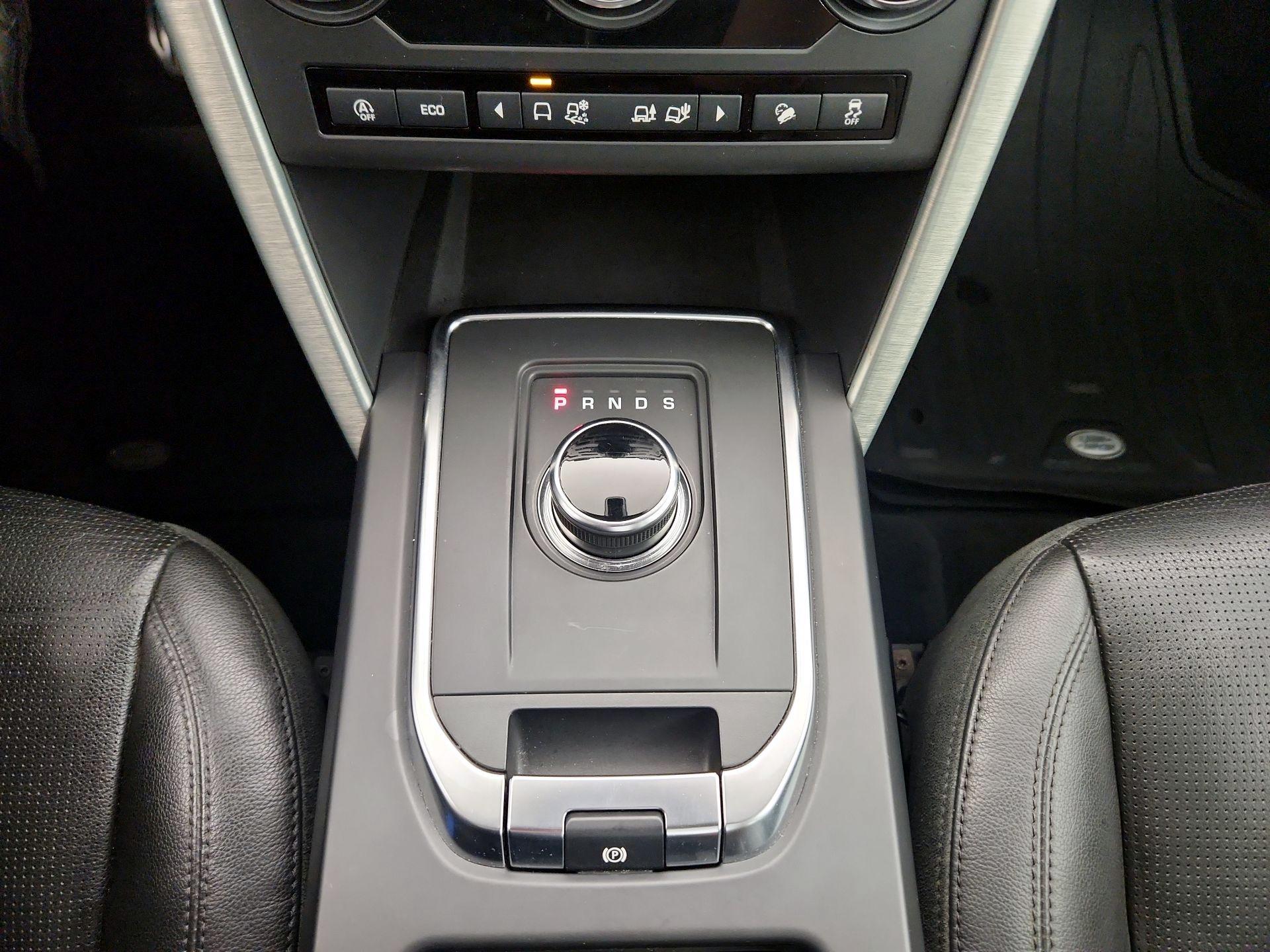 Thumbnail: 2019 Land Rover Discovery Sport - 17