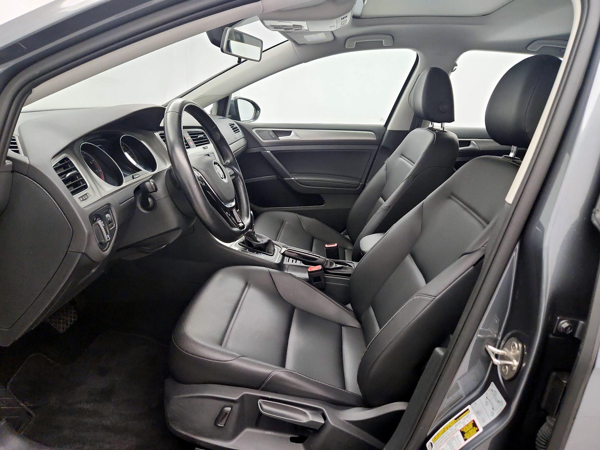 Thumbnail: 2017 Volkswagen Golf - 11