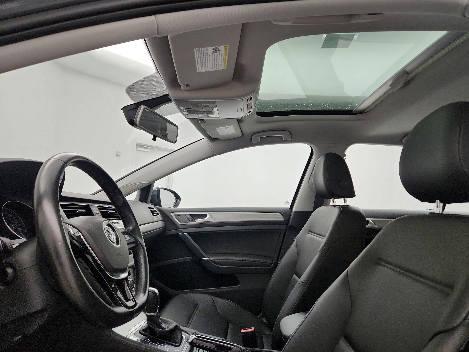 Thumbnail: 2017 Volkswagen Golf - 18