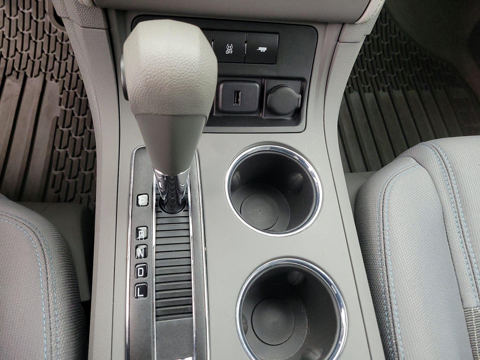 Thumbnail: 2015 Chevrolet Traverse - 17