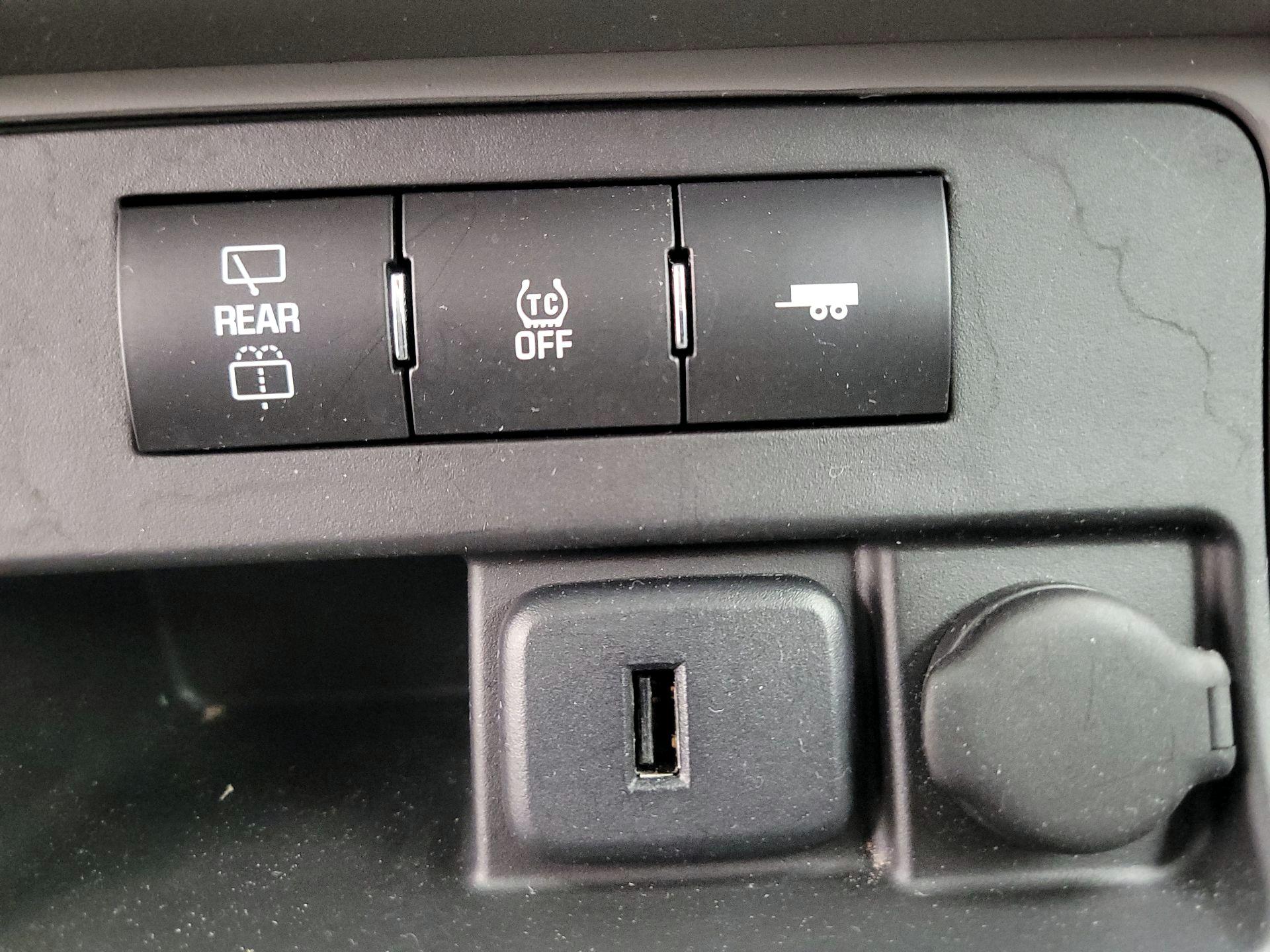 Thumbnail: 2015 Chevrolet Traverse - 18