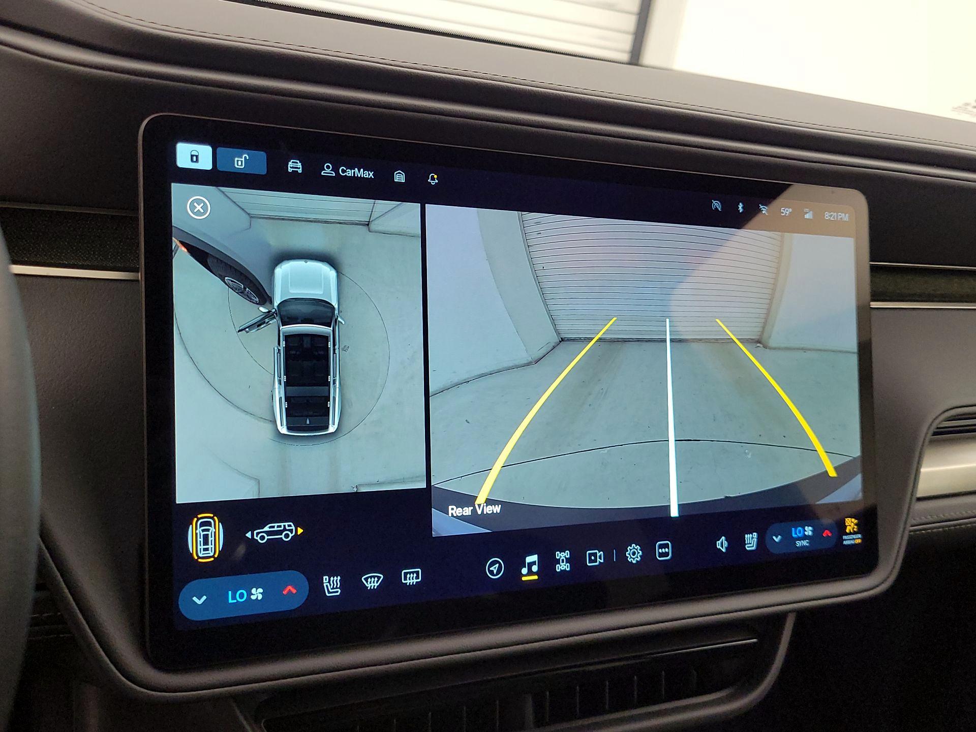 Thumbnail: 2025 Rivian R1S - 14