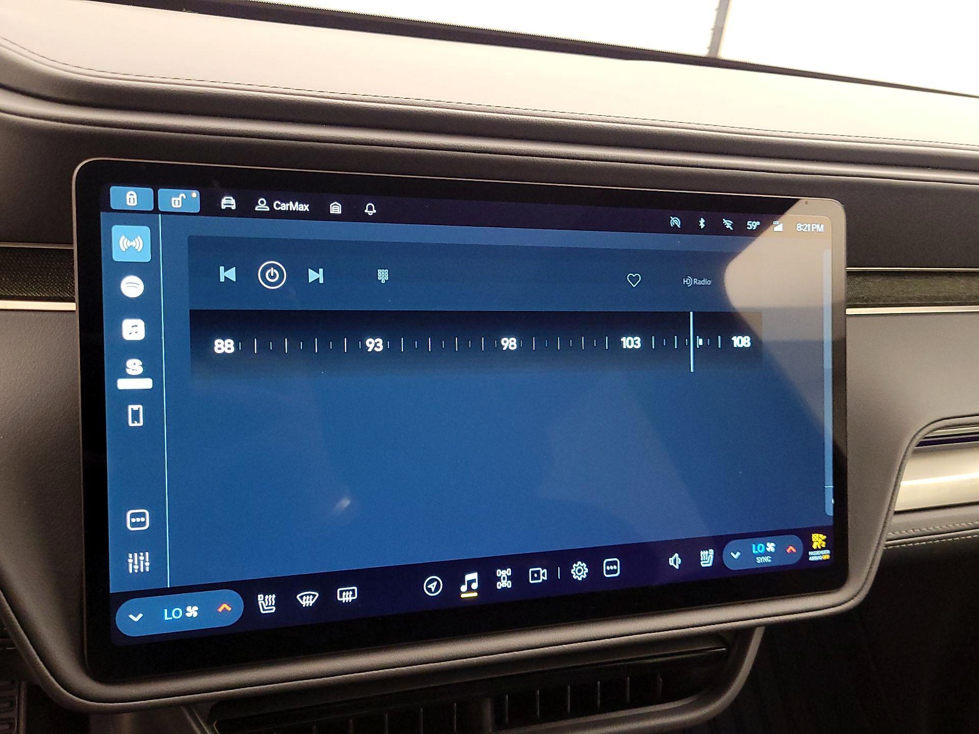Thumbnail: 2025 Rivian R1S - 15