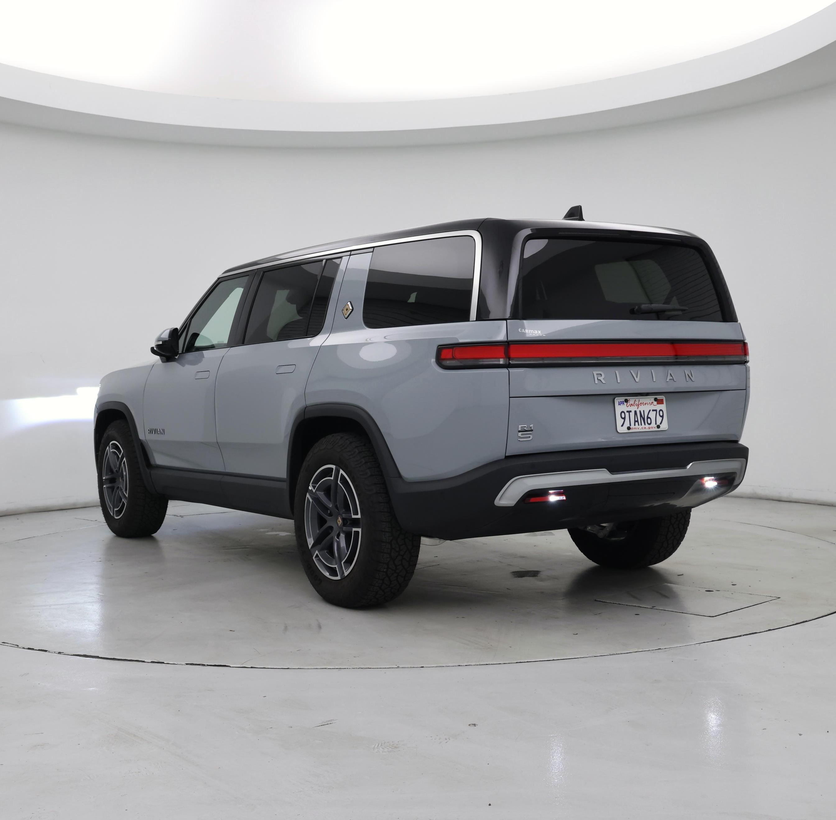 Thumbnail: 2025 Rivian R1S - 2