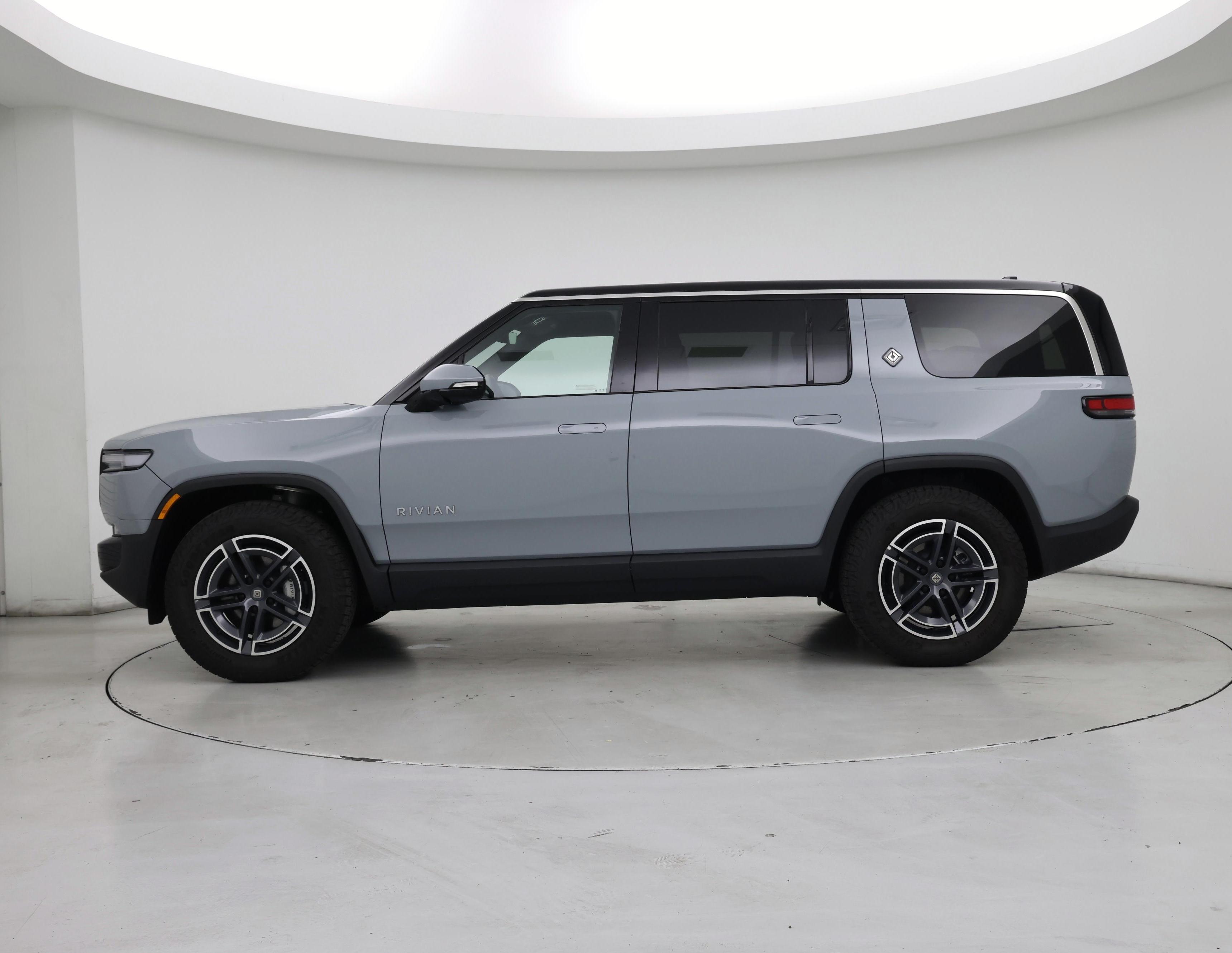 Thumbnail: 2025 Rivian R1S - 3