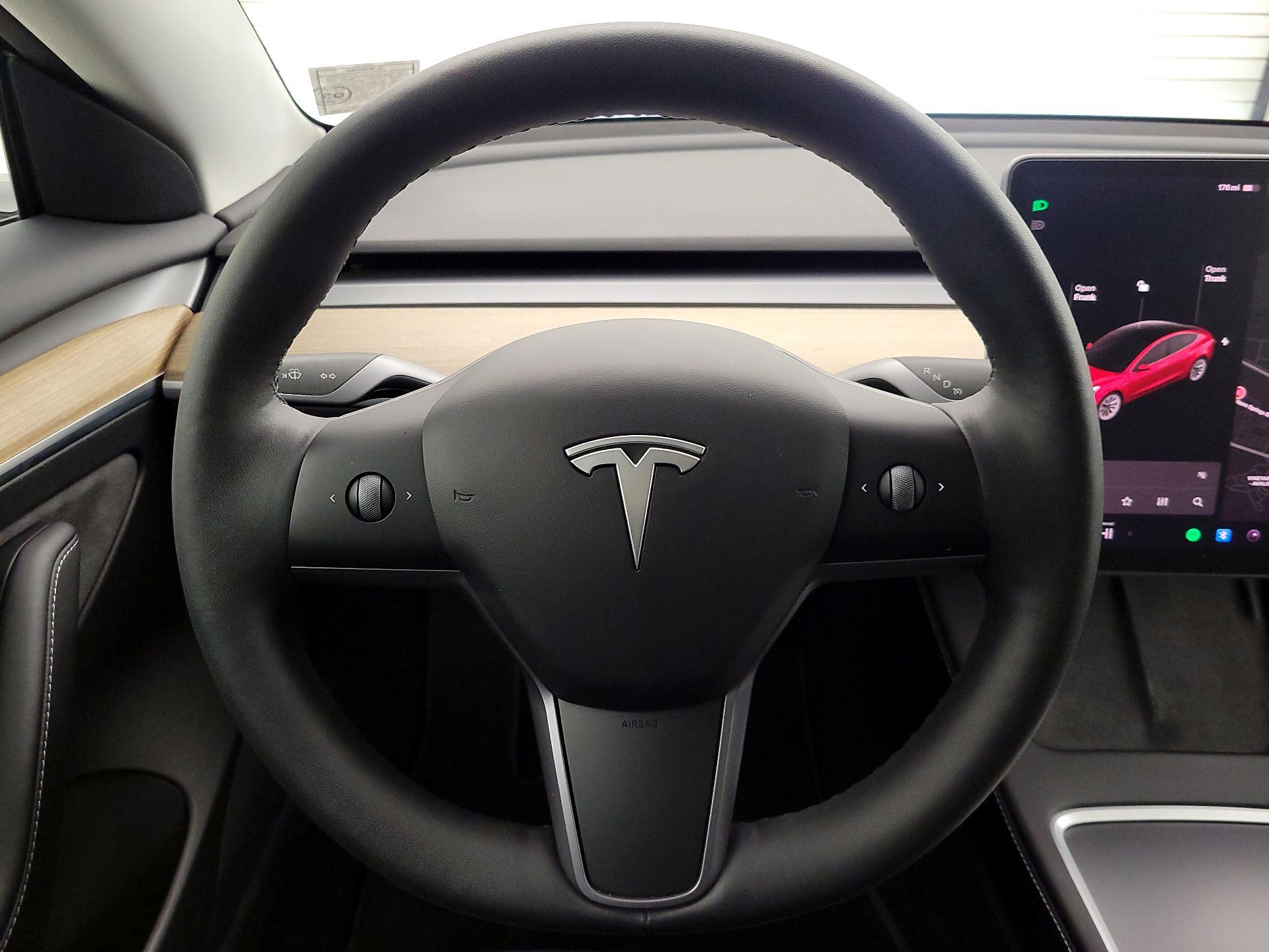 Thumbnail: 2021 Tesla Model 3 - 10