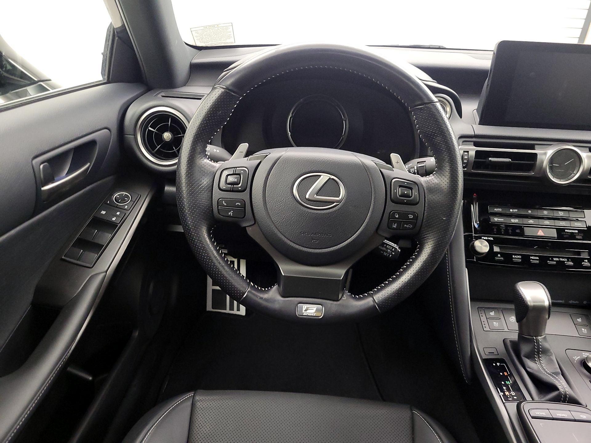 Thumbnail: 2022 Lexus IS - 10