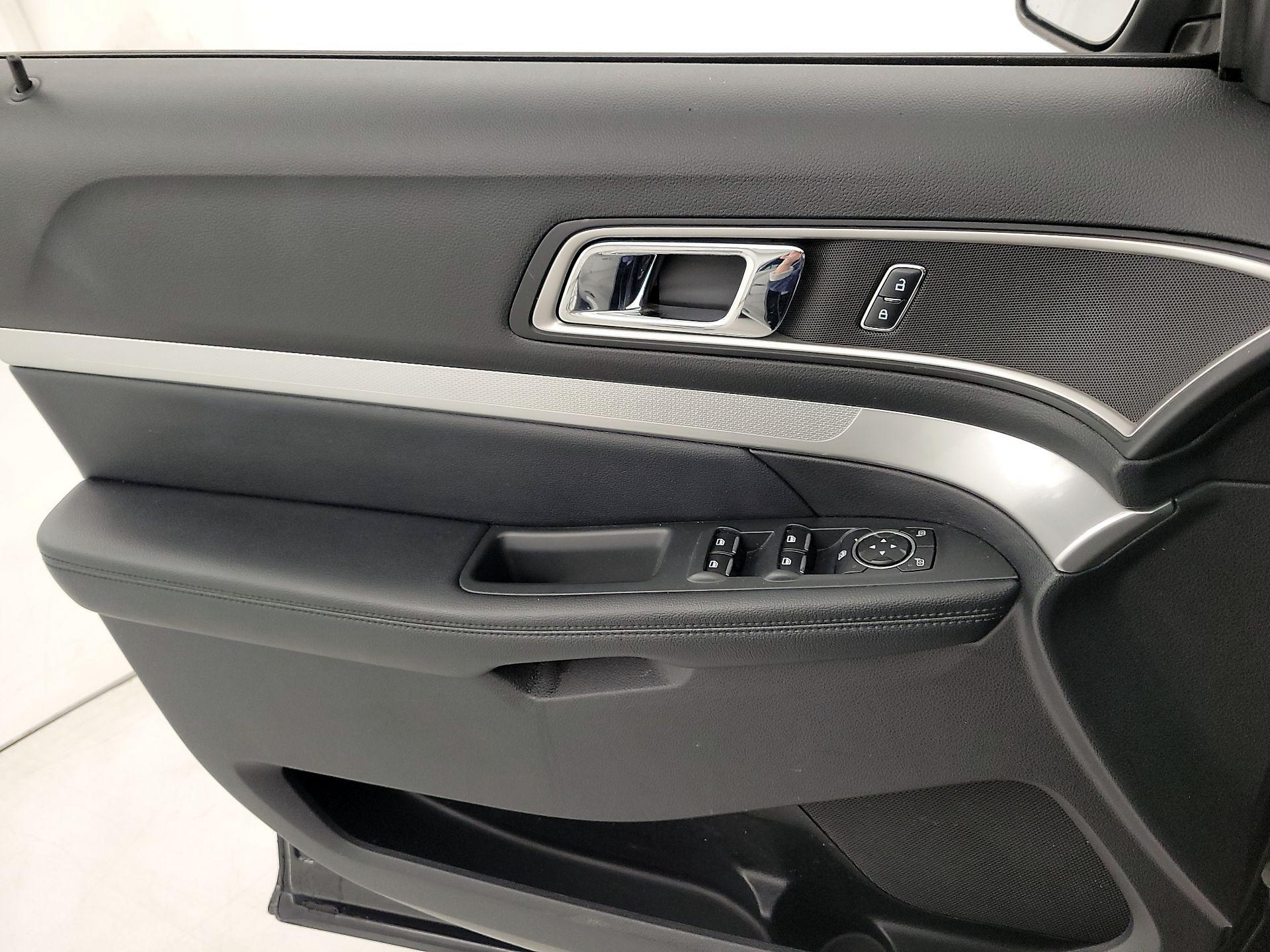 Thumbnail: 2017 Ford Explorer - 12