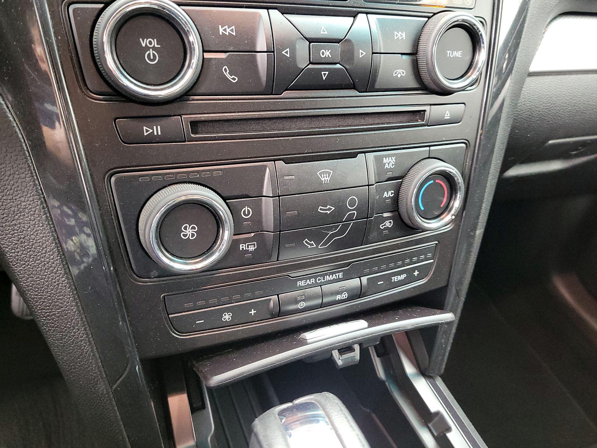 Thumbnail: 2017 Ford Explorer - 16