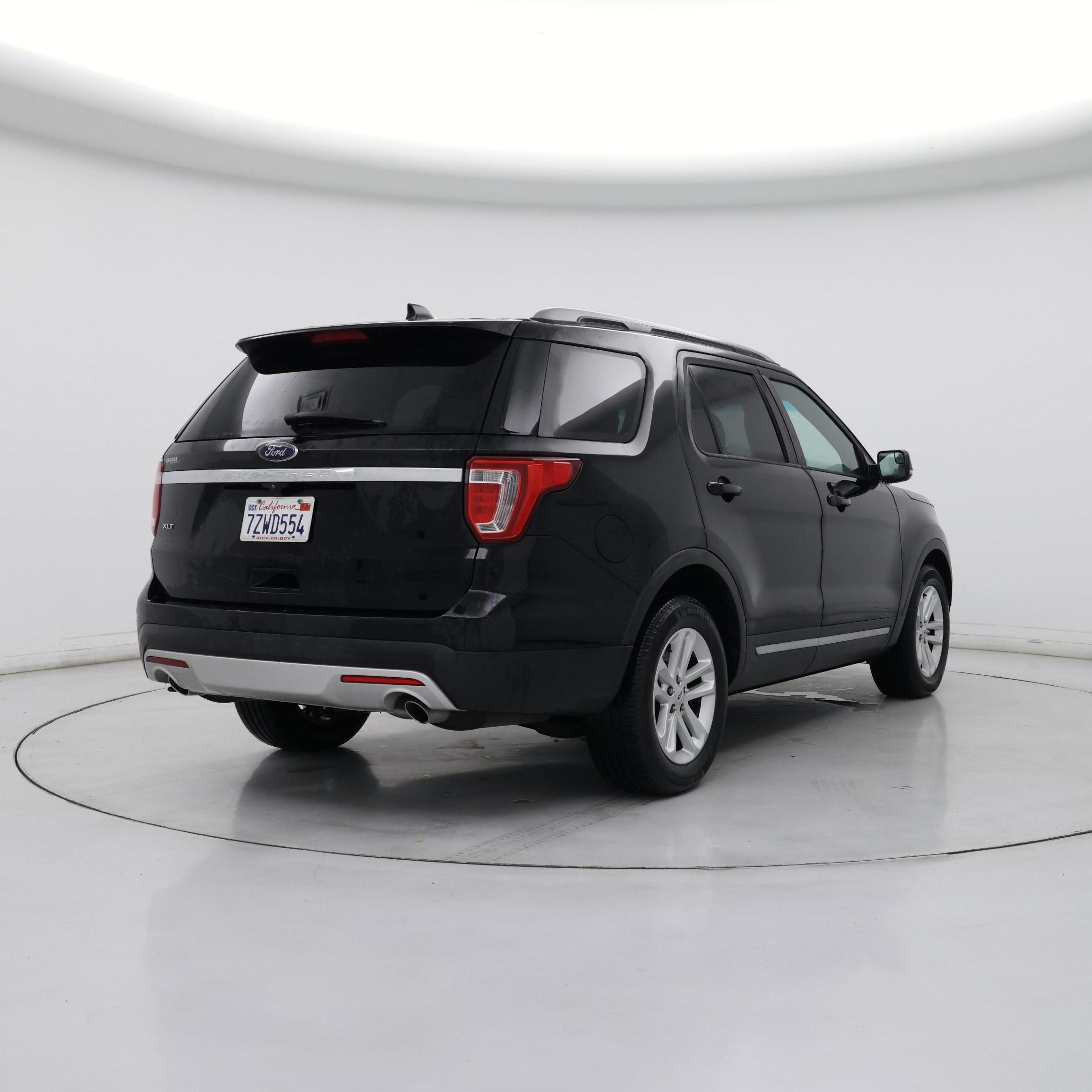 Thumbnail: 2017 Ford Explorer - 8