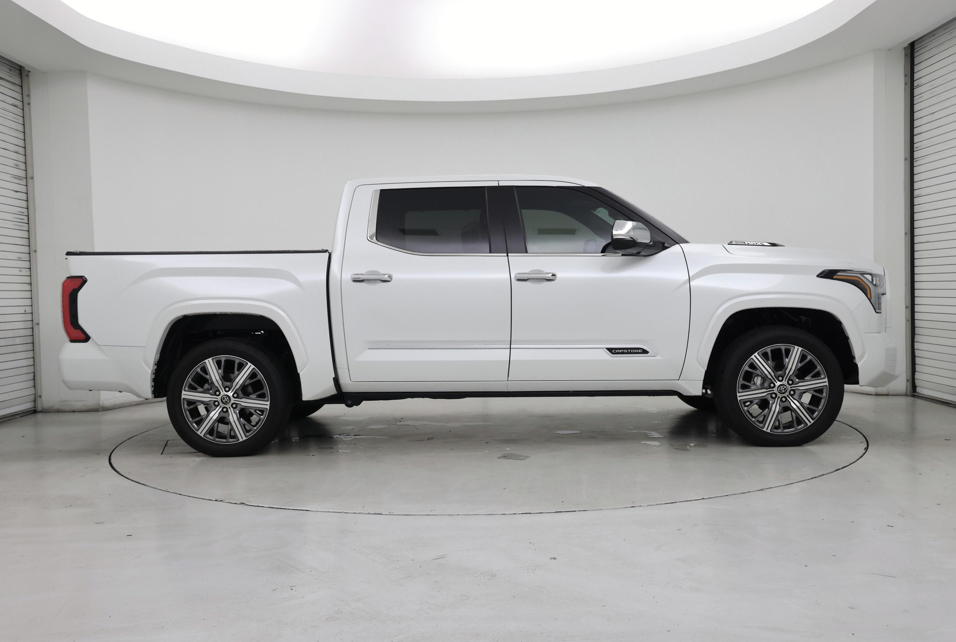 Thumbnail: 2024 Toyota Tundra - 7