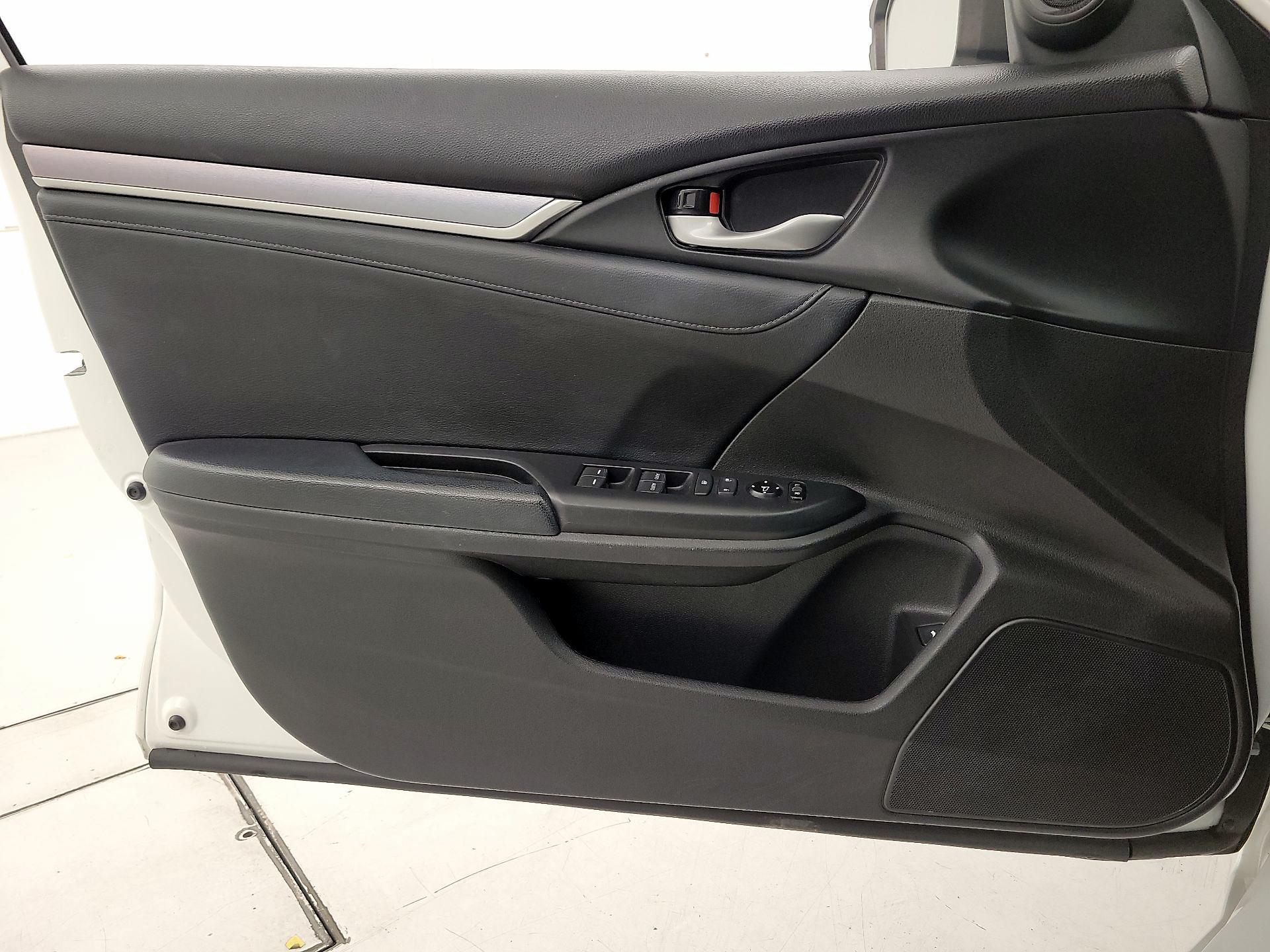 Thumbnail: 2017 Honda Civic - 12