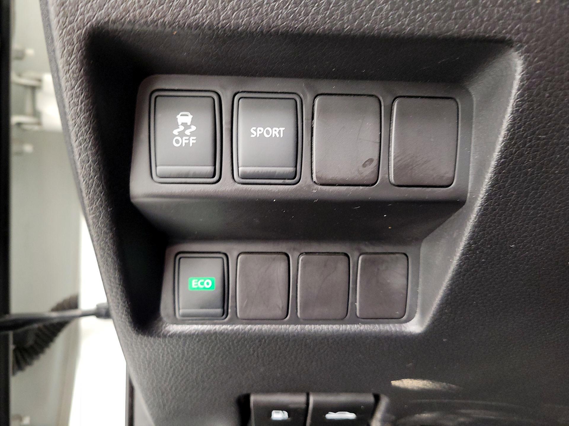 Thumbnail: 2015 Nissan Rogue - 13