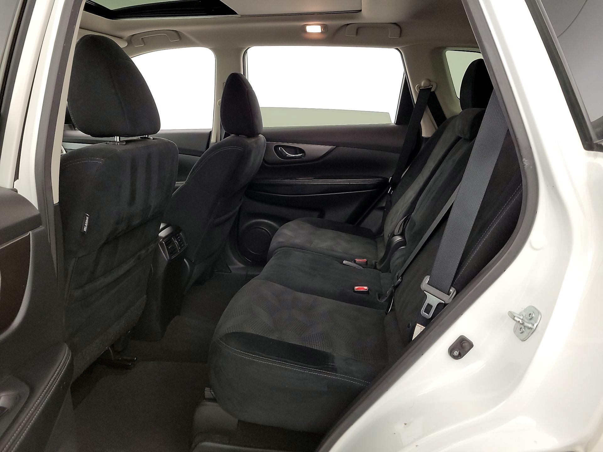 Thumbnail: 2015 Nissan Rogue - 20