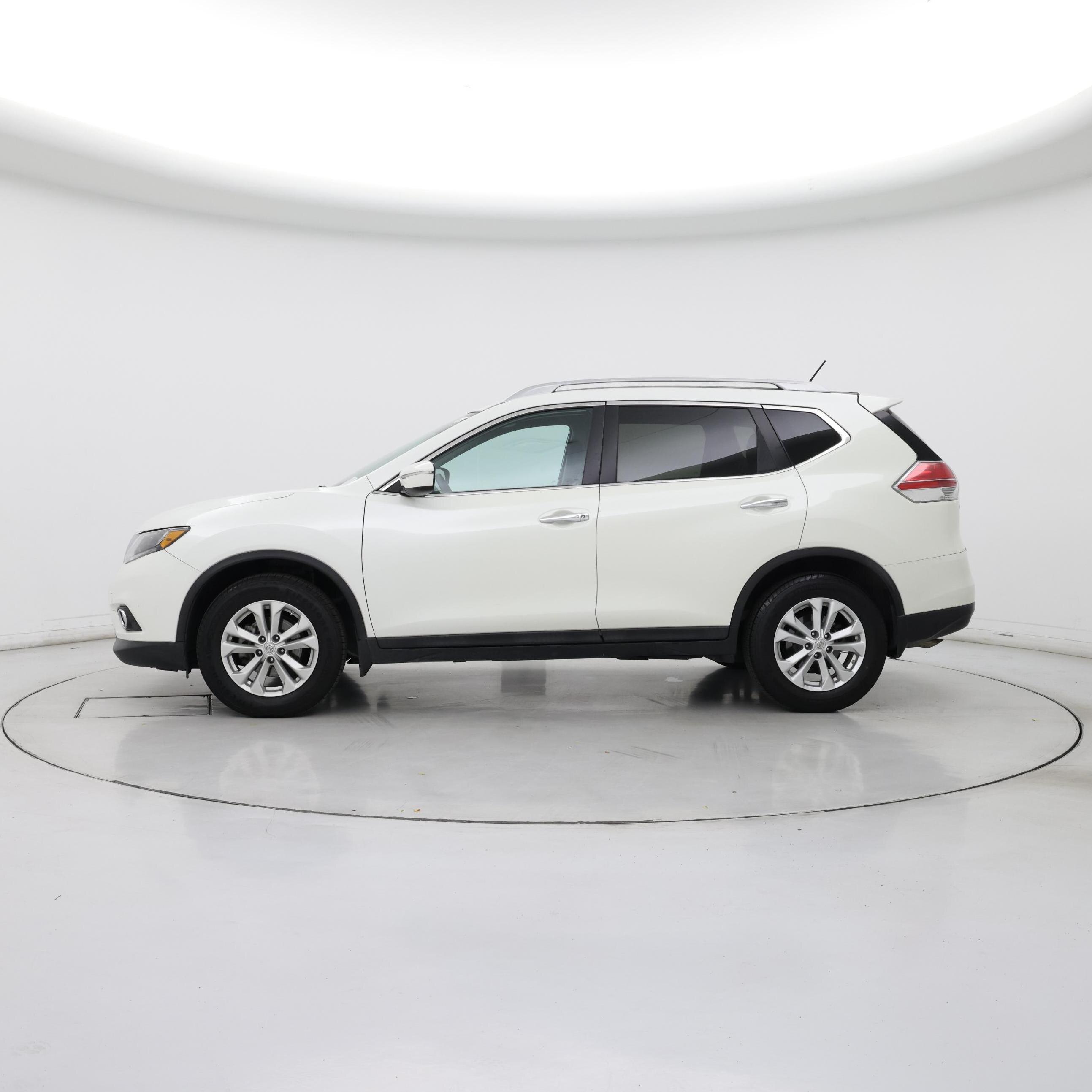 Thumbnail: 2015 Nissan Rogue - 3