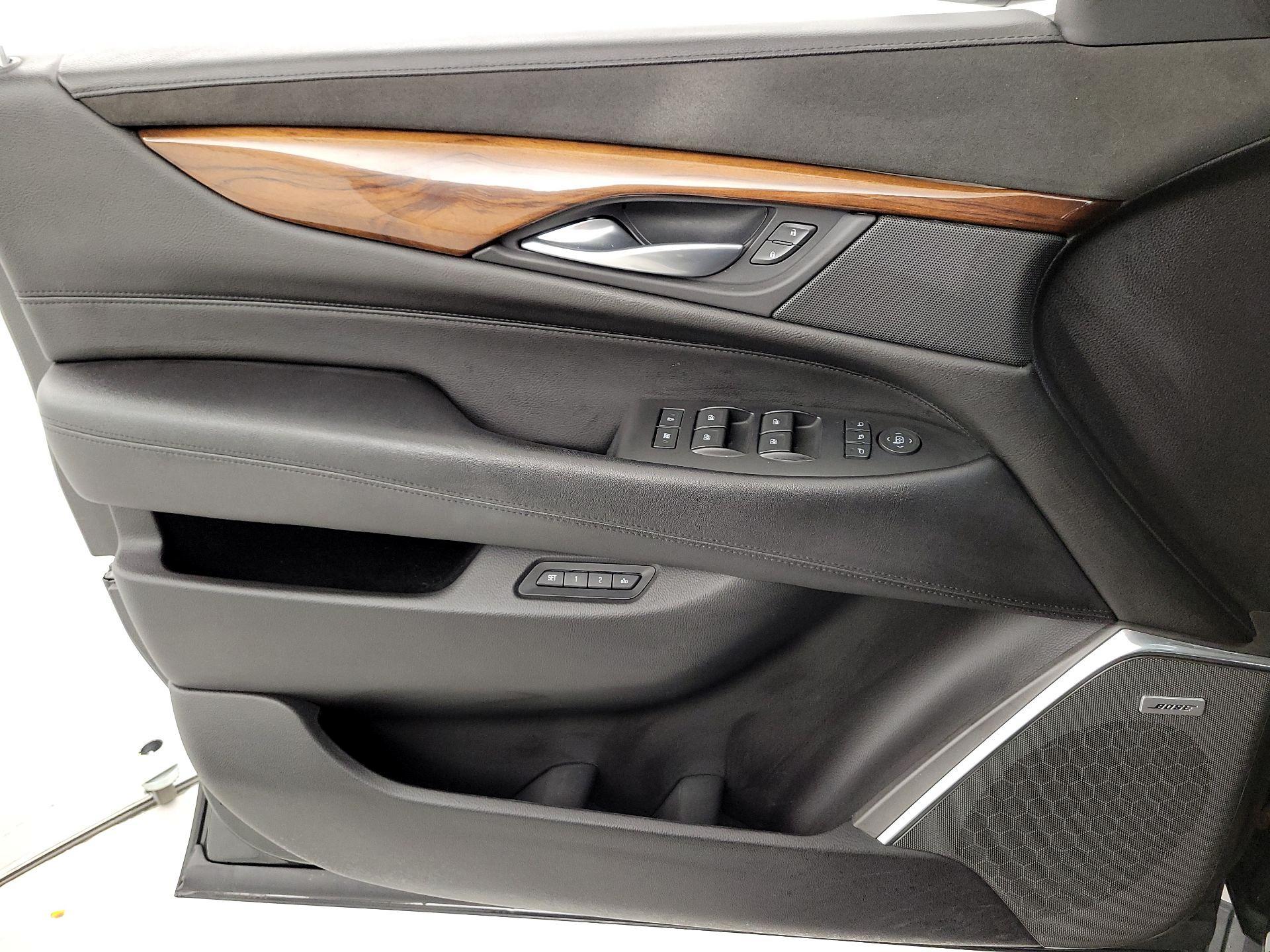 Thumbnail: 2017 Cadillac Escalade - 12