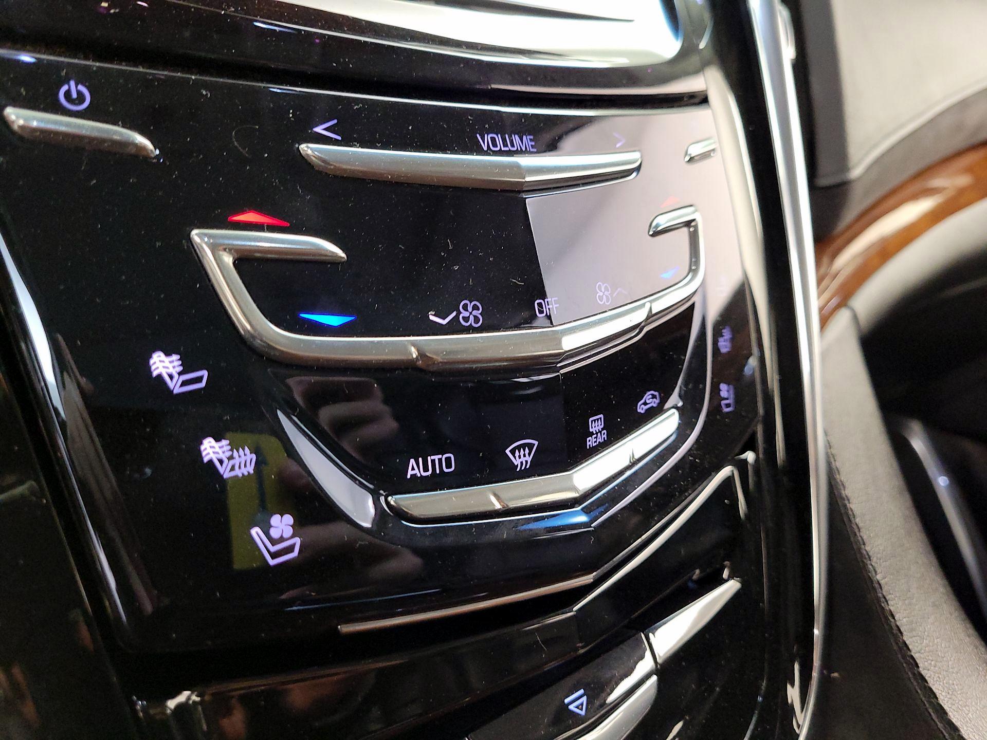 Thumbnail: 2017 Cadillac Escalade - 17