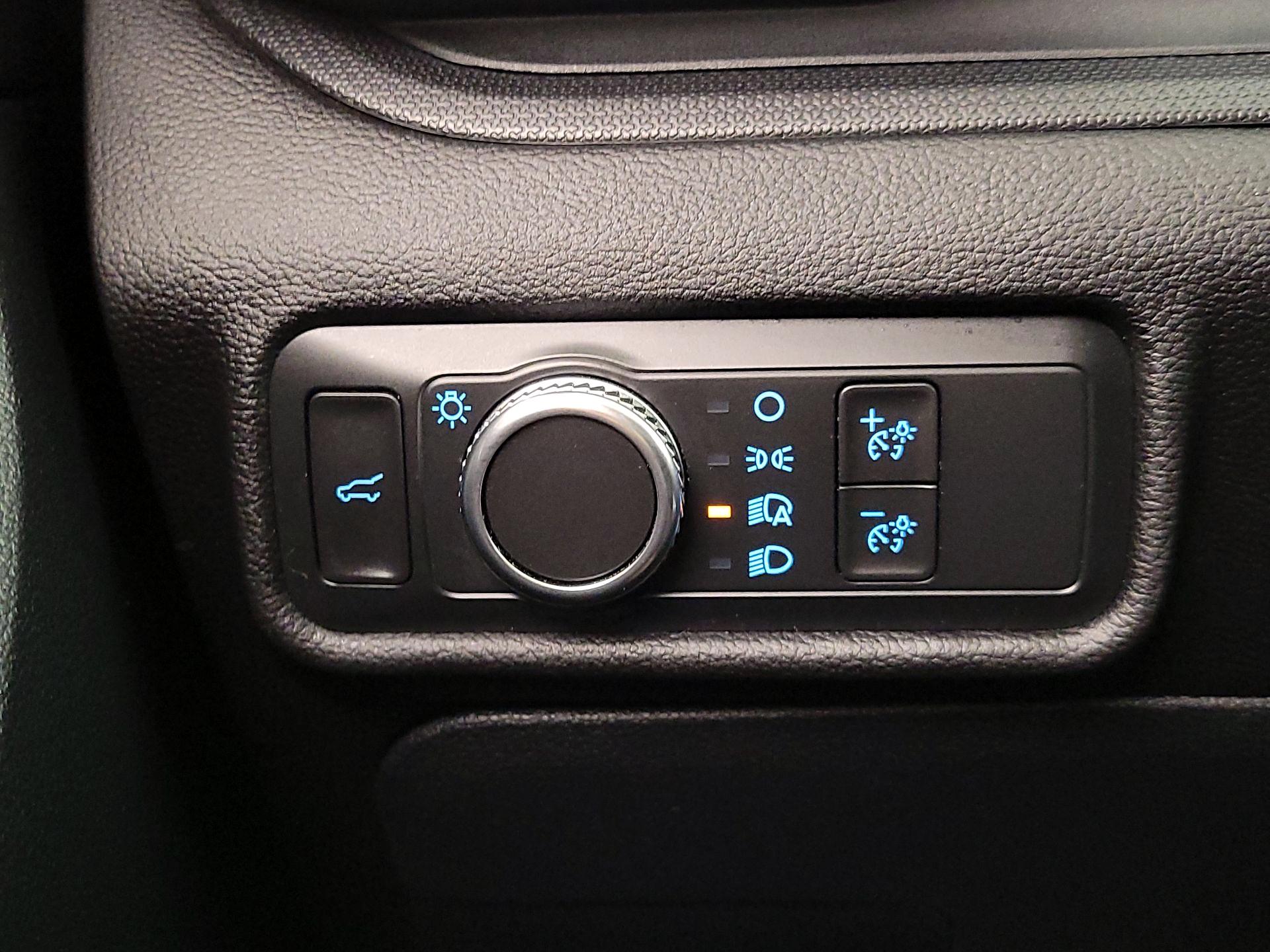 Thumbnail: 2021 Ford Explorer - 13