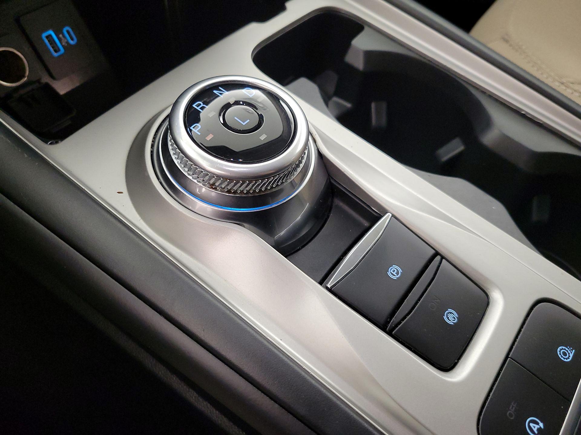 Thumbnail: 2021 Ford Explorer - 17