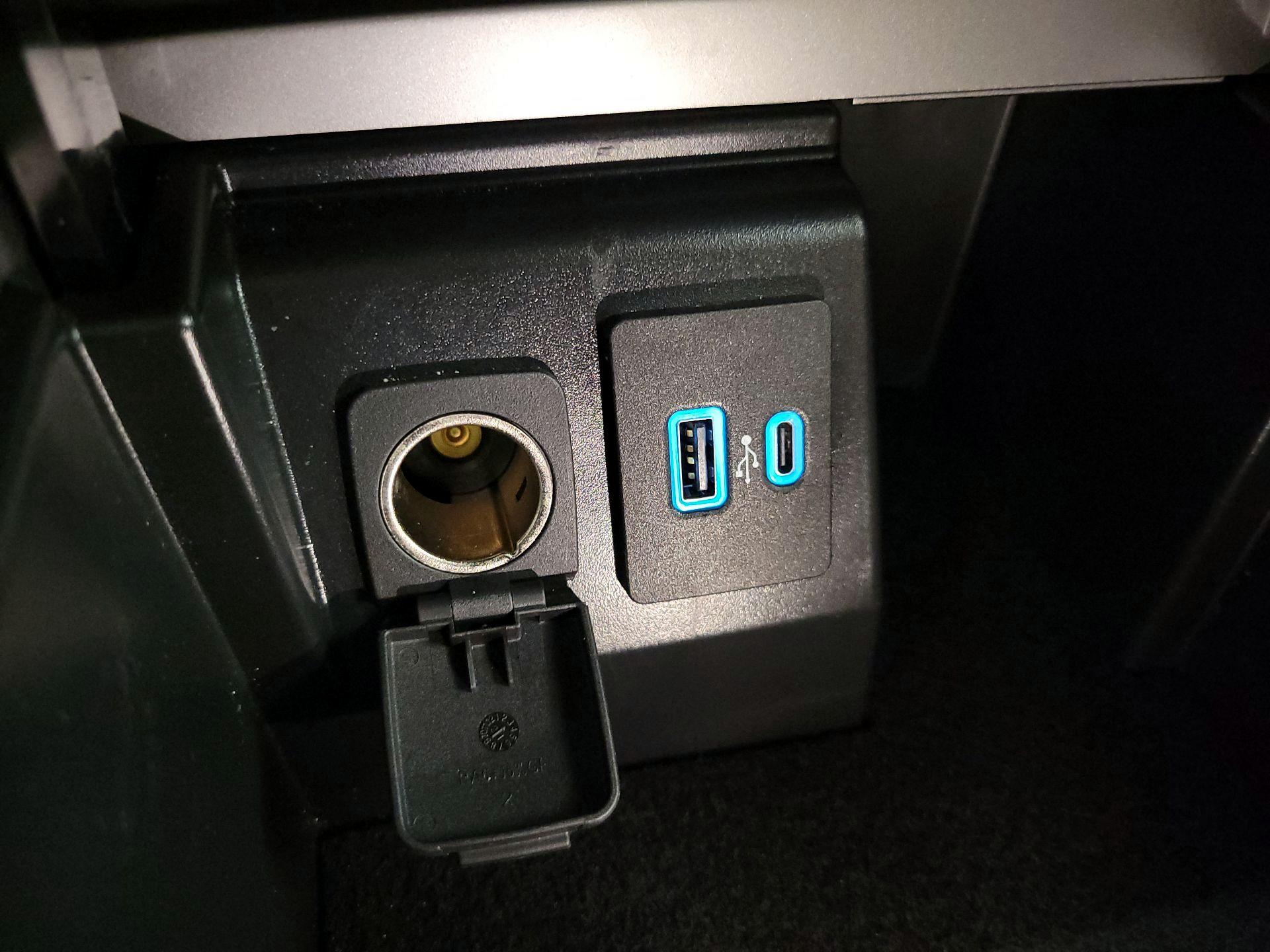 Thumbnail: 2021 Ford Explorer - 18