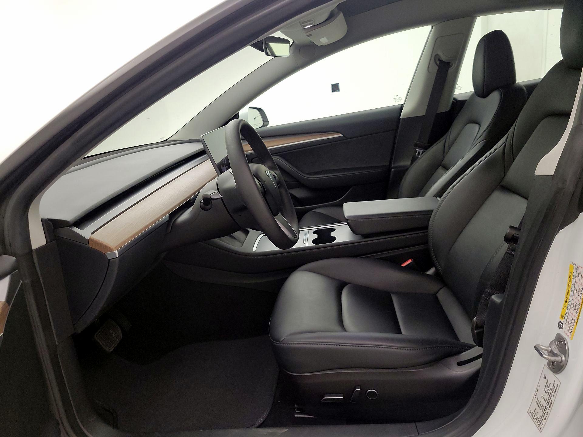 Thumbnail: 2023 Tesla Model 3 - 11