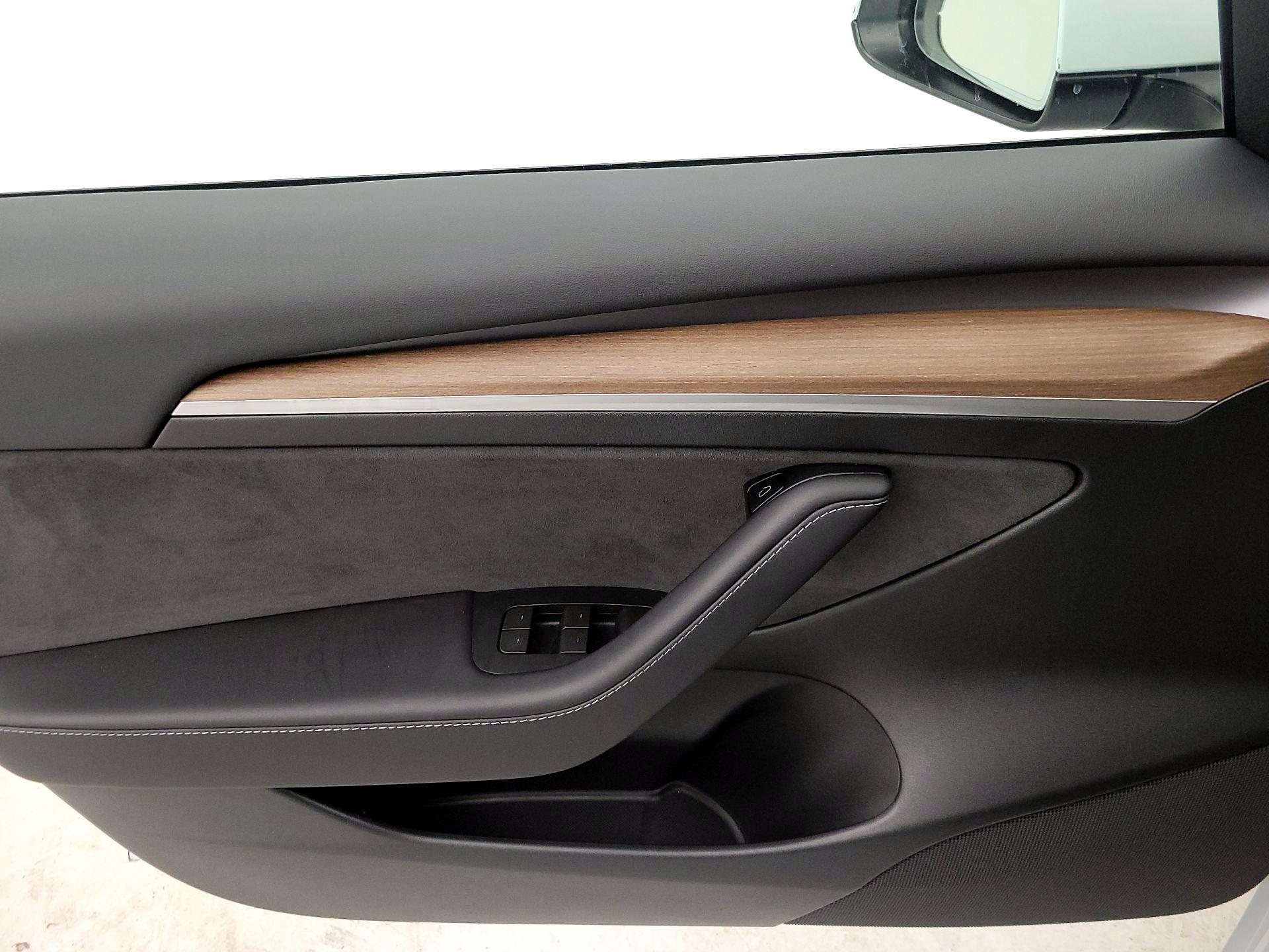 Thumbnail: 2023 Tesla Model 3 - 12